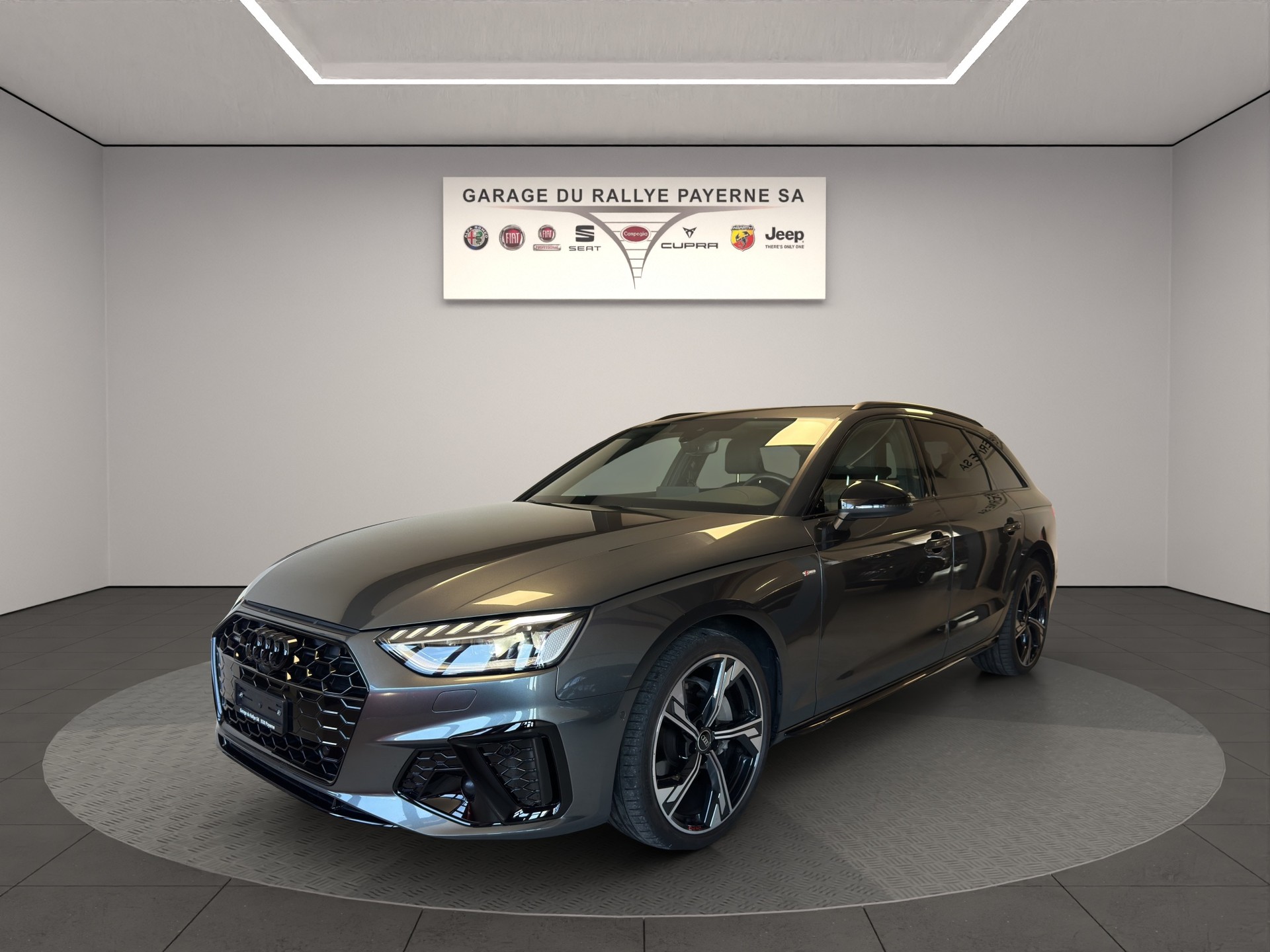AUDI A4 Avant 40 TDI S line Attraction quattro S-tronic-showroom-element-1