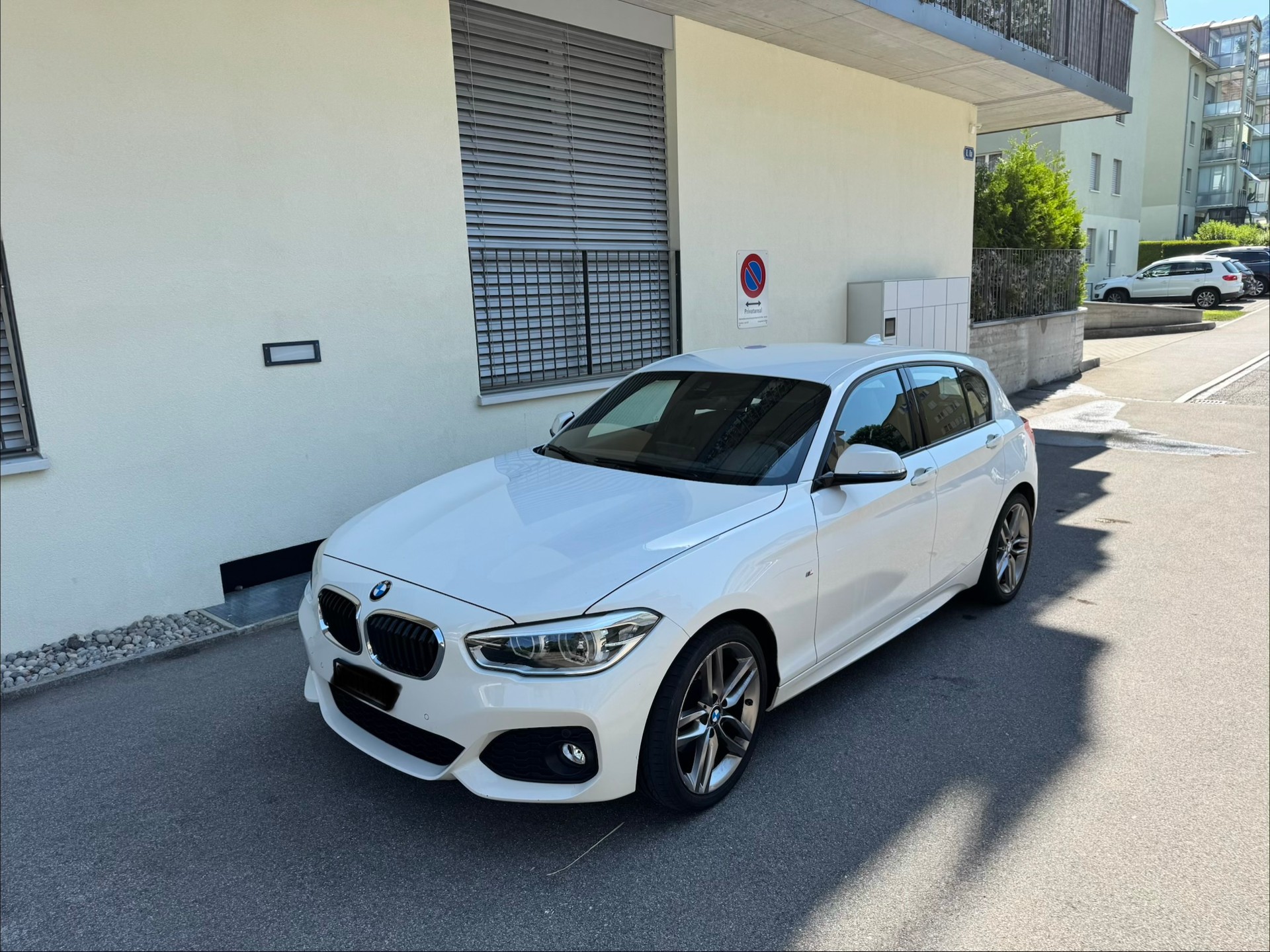 BMW 118d xDrive-image-0
