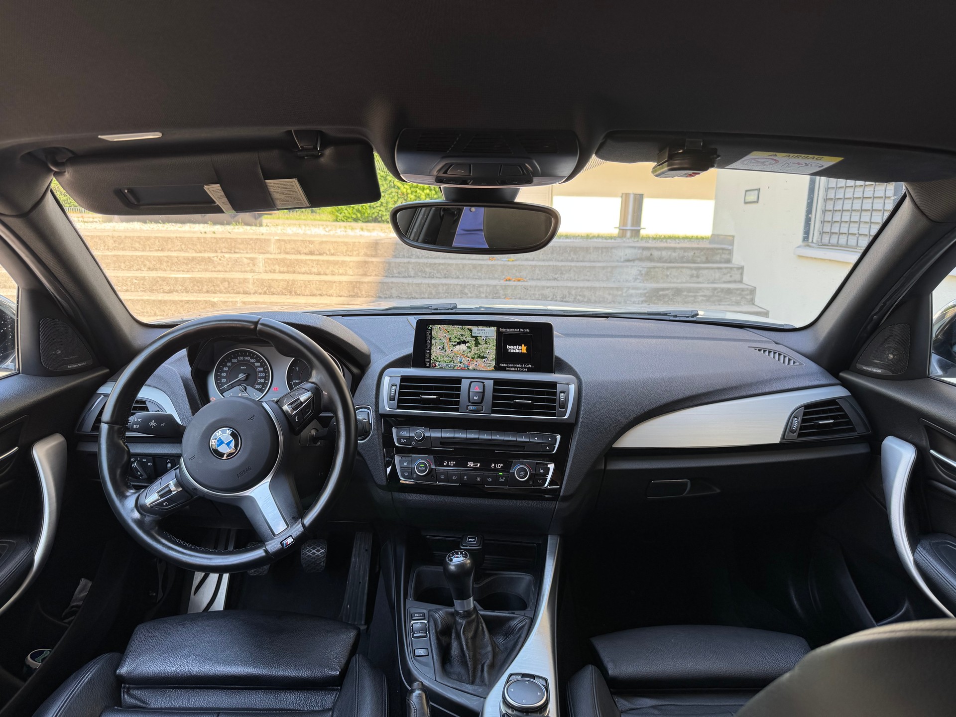 BMW 118d xDrive-image-6