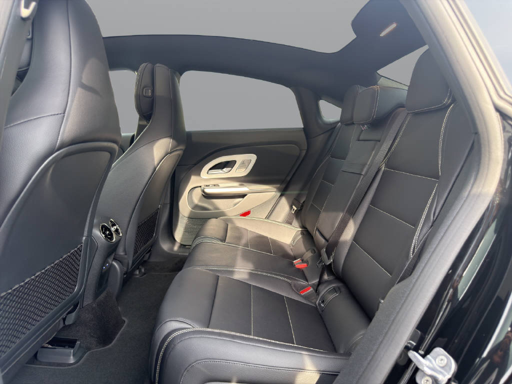 MERCEDES-BENZ CLA 350 4matic Shooting Brake-image-12