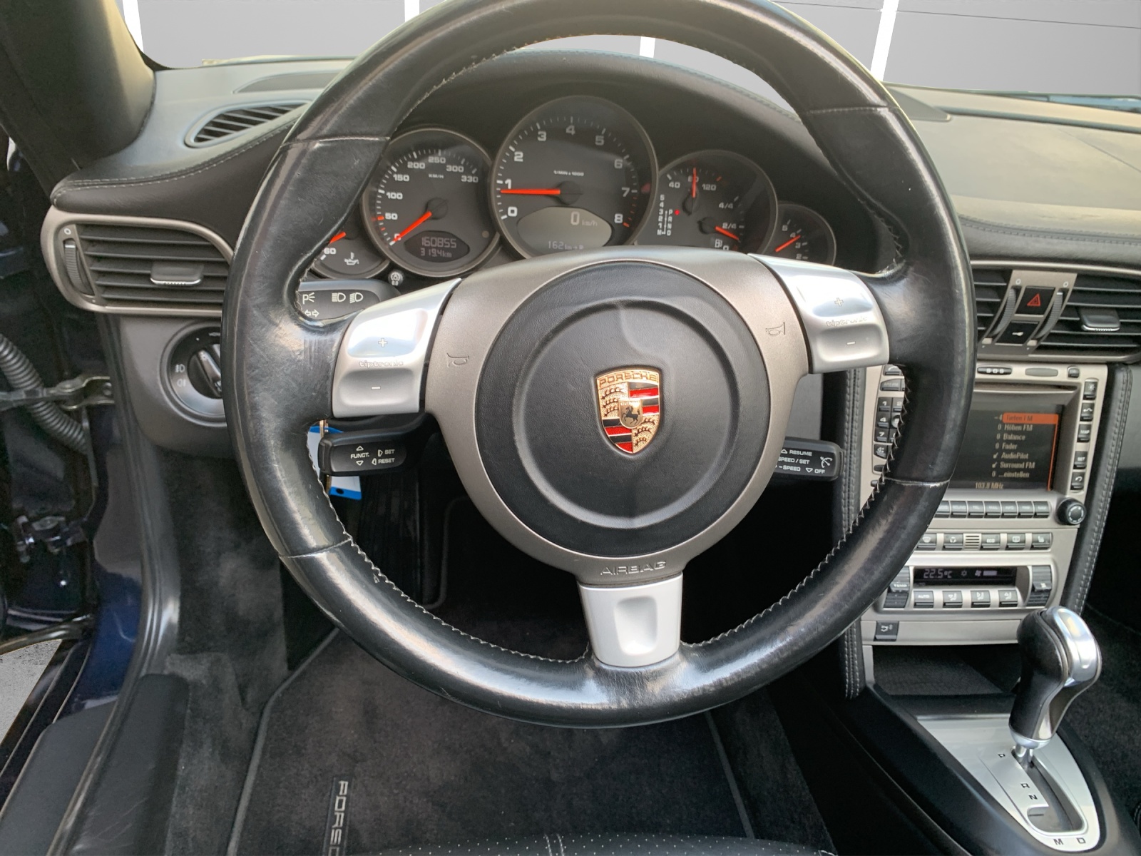 PORSCHE 911 Cabrio Carrera-image-8