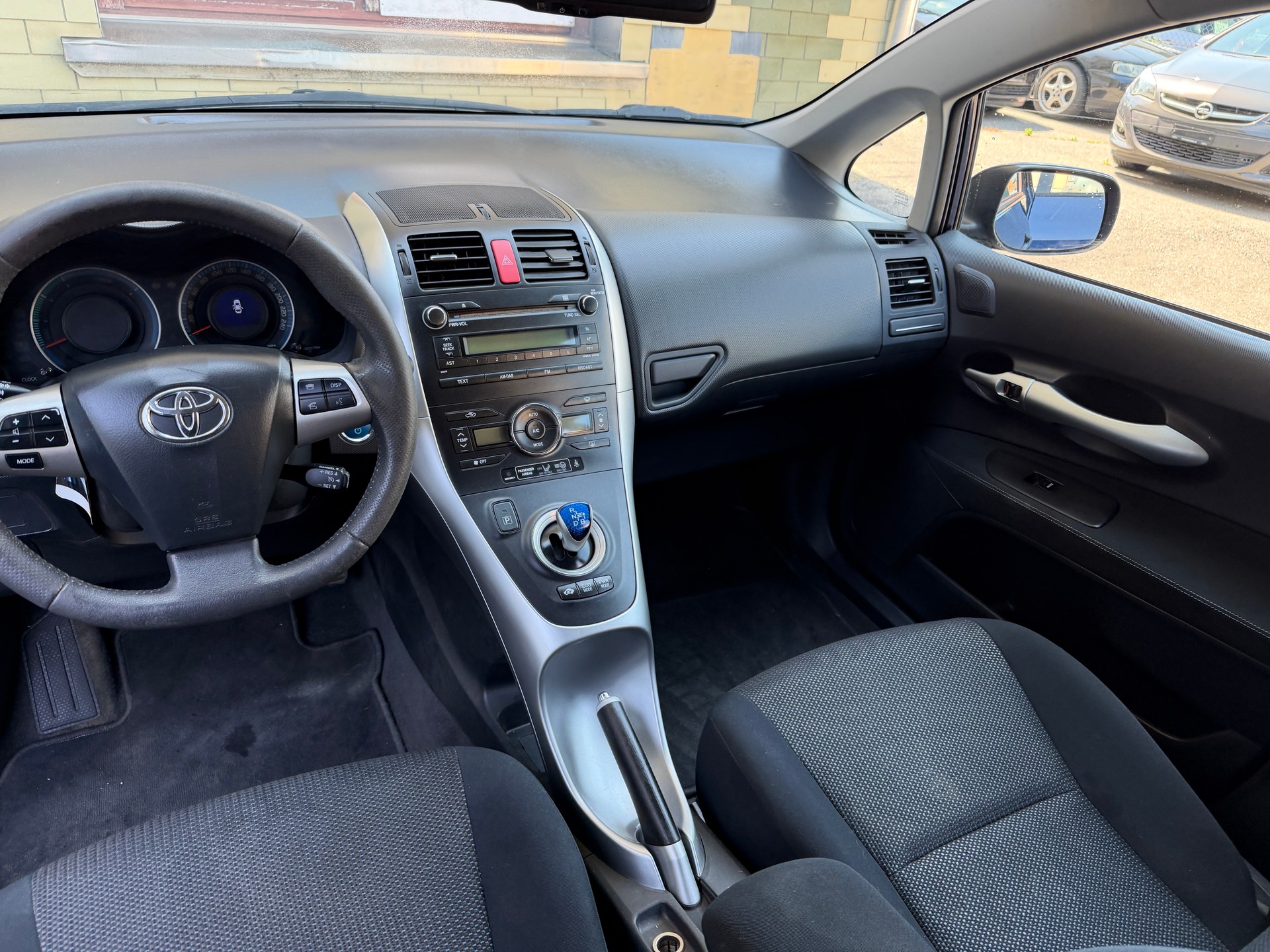TOYOTA Auris 1.8 16V HSD Linea Sol-image-6