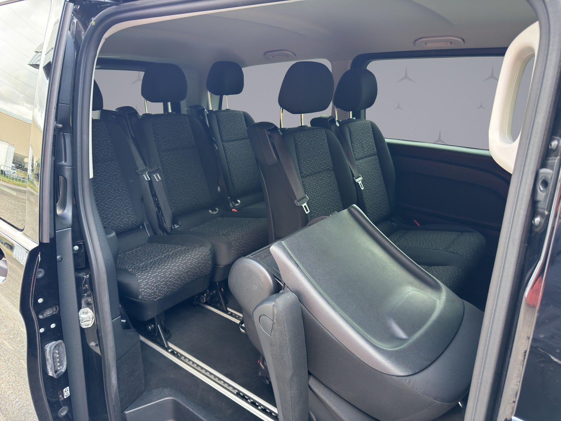 MERCEDES-BENZ Vito 116 Kombi L Select 4M-image-18