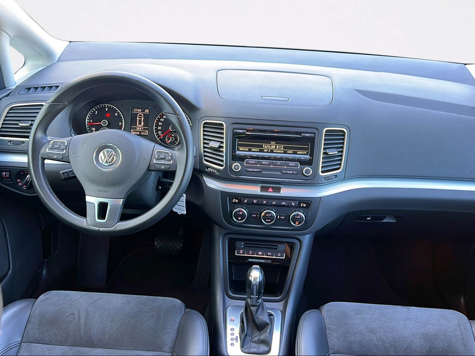 VW Sharan 2.0 TDI BlueMotion Technology Highline DSG-image-5