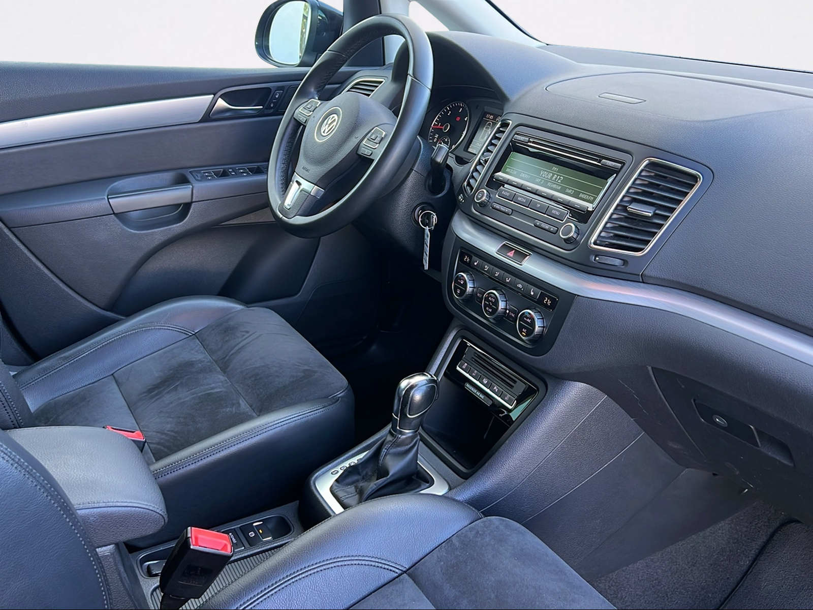 VW Sharan 2.0 TDI BlueMotion Technology Highline DSG-image-1