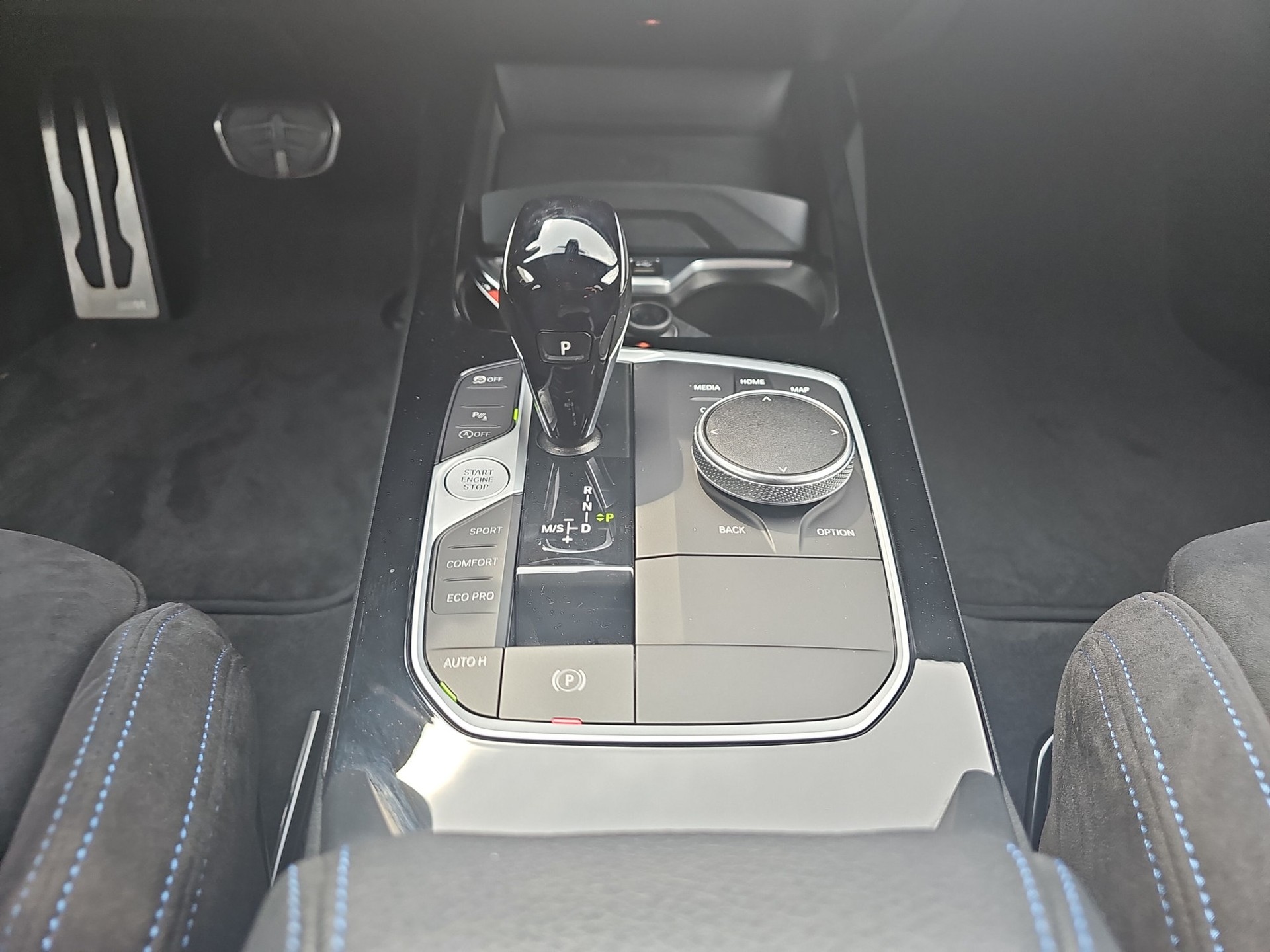 BMW 118i M Sport Steptronic-image-12