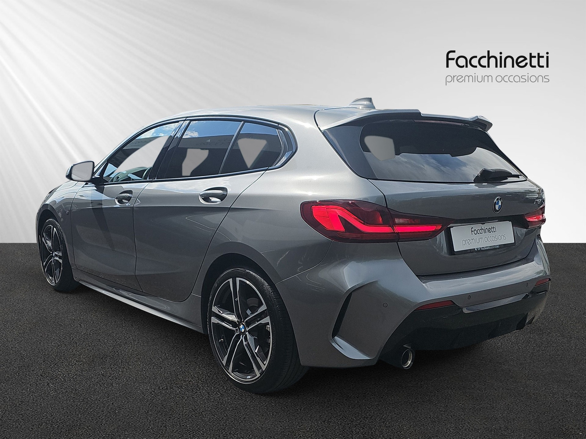 BMW 118i M Sport Steptronic-image-2