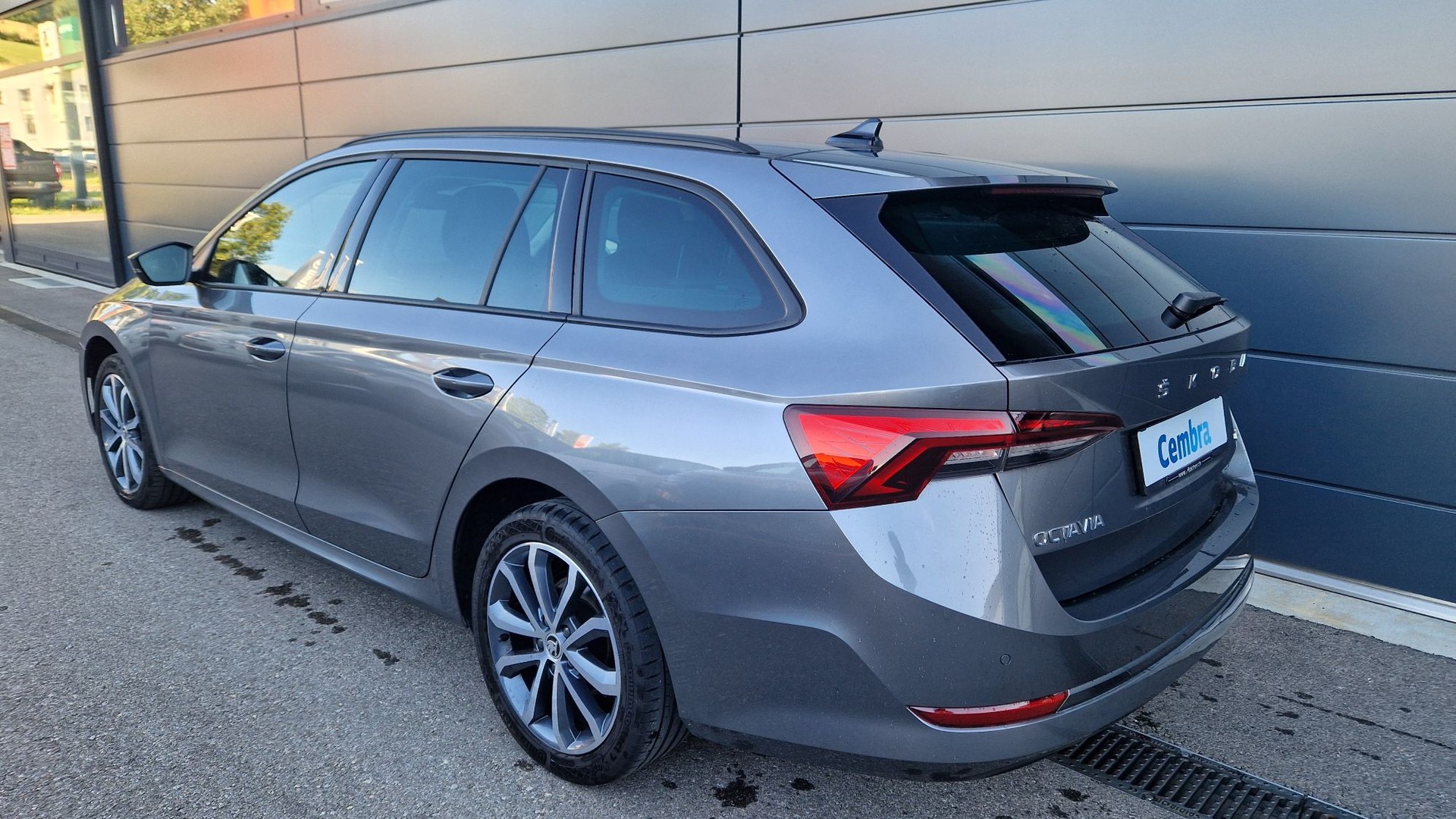 SKODA Octavia Combi 2.0 TSI Ambition DSG 4x4-showroom-element-3