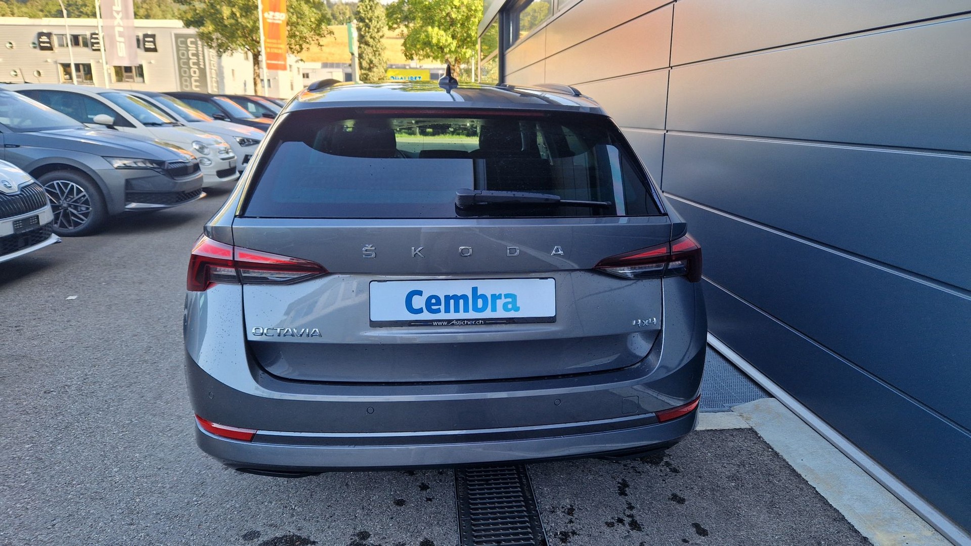 SKODA Octavia Combi 2.0 TSI Ambition DSG 4x4-image-6