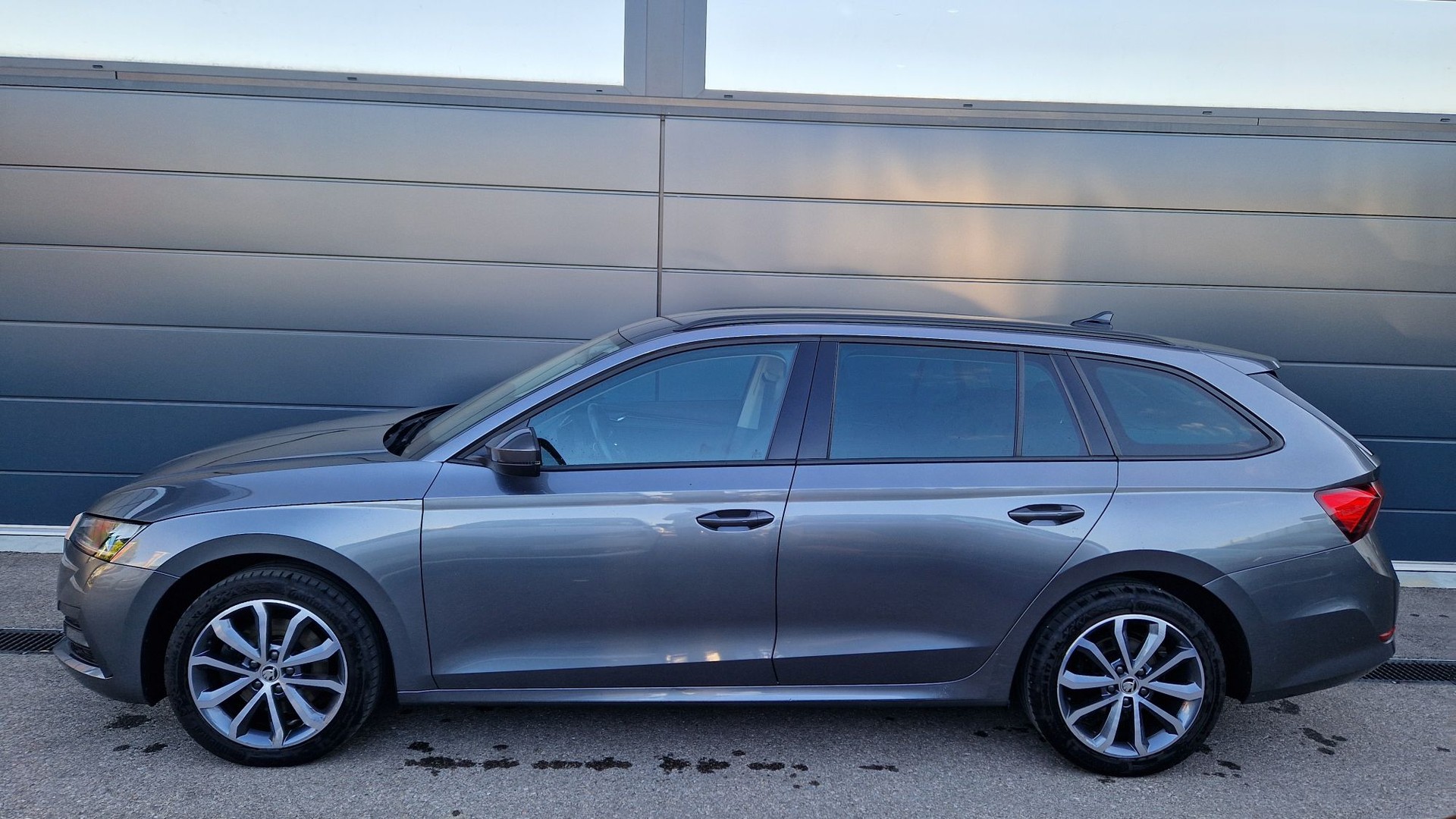 SKODA Octavia Combi 2.0 TSI Ambition DSG 4x4-showroom-element-2