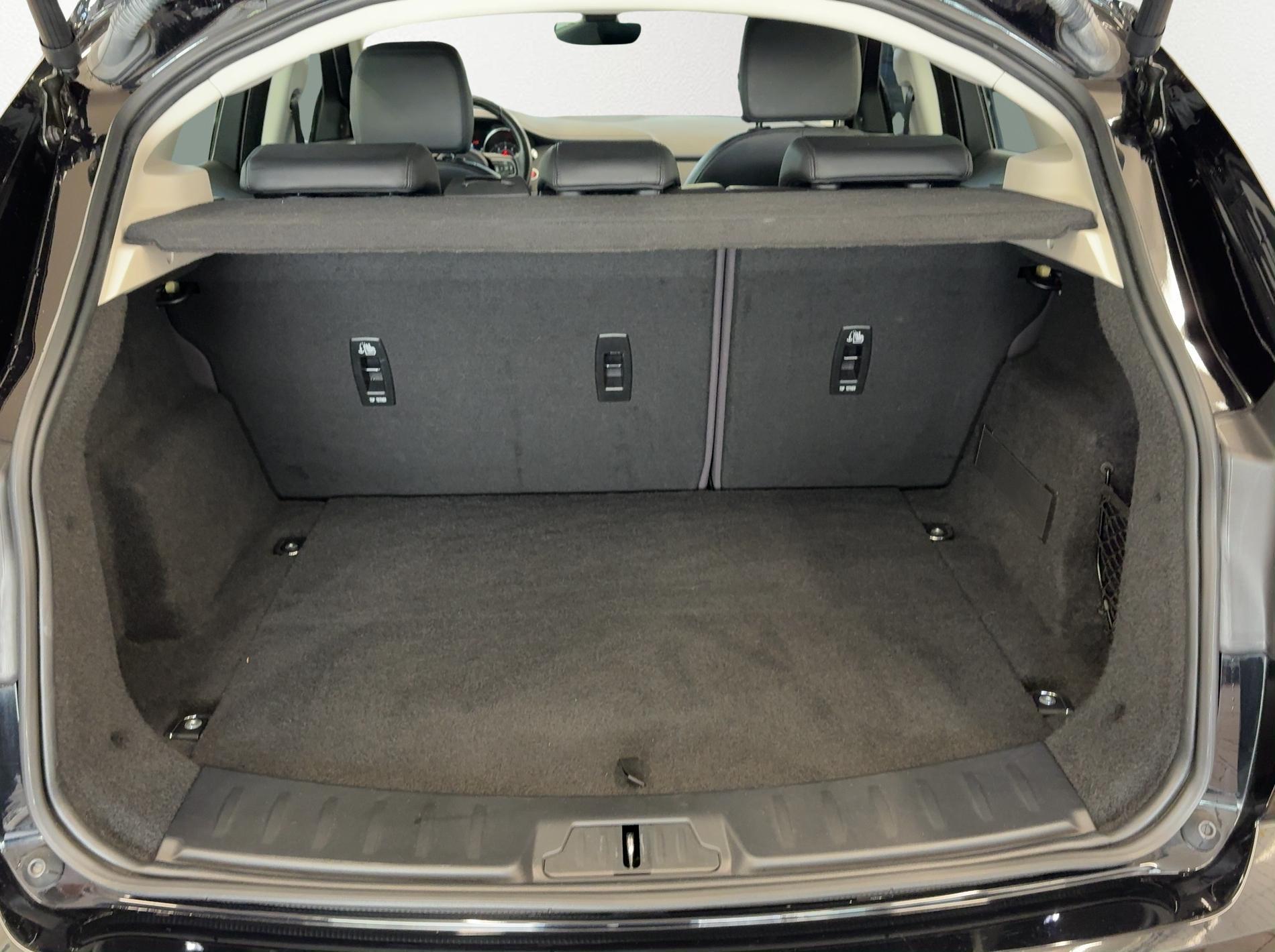 JAGUAR E-Pace 2.0 T 200 SE AWD-image-10