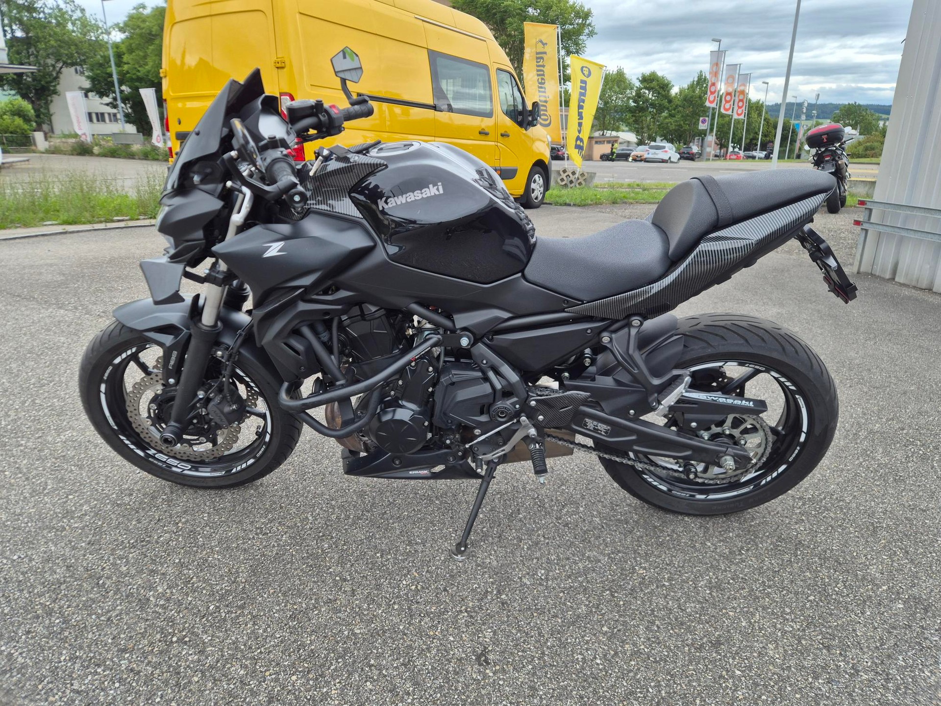 KAWASAKI Z 650 (35kW)-showroom-element-1