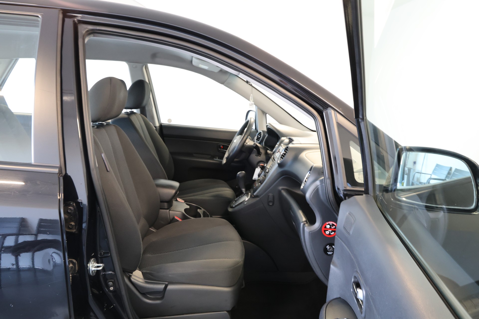 KIA Carens 2.0 CVVT Trend Automatic-image-11