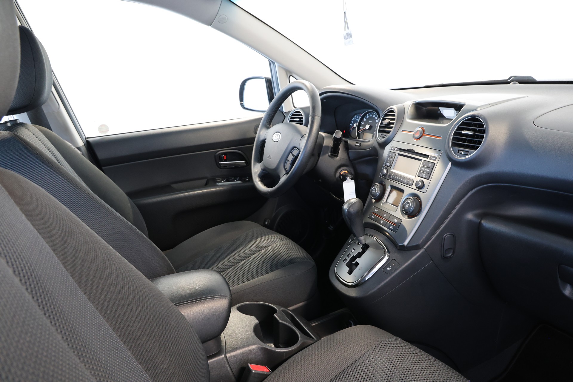 KIA Carens 2.0 CVVT Trend Automatic-image-12