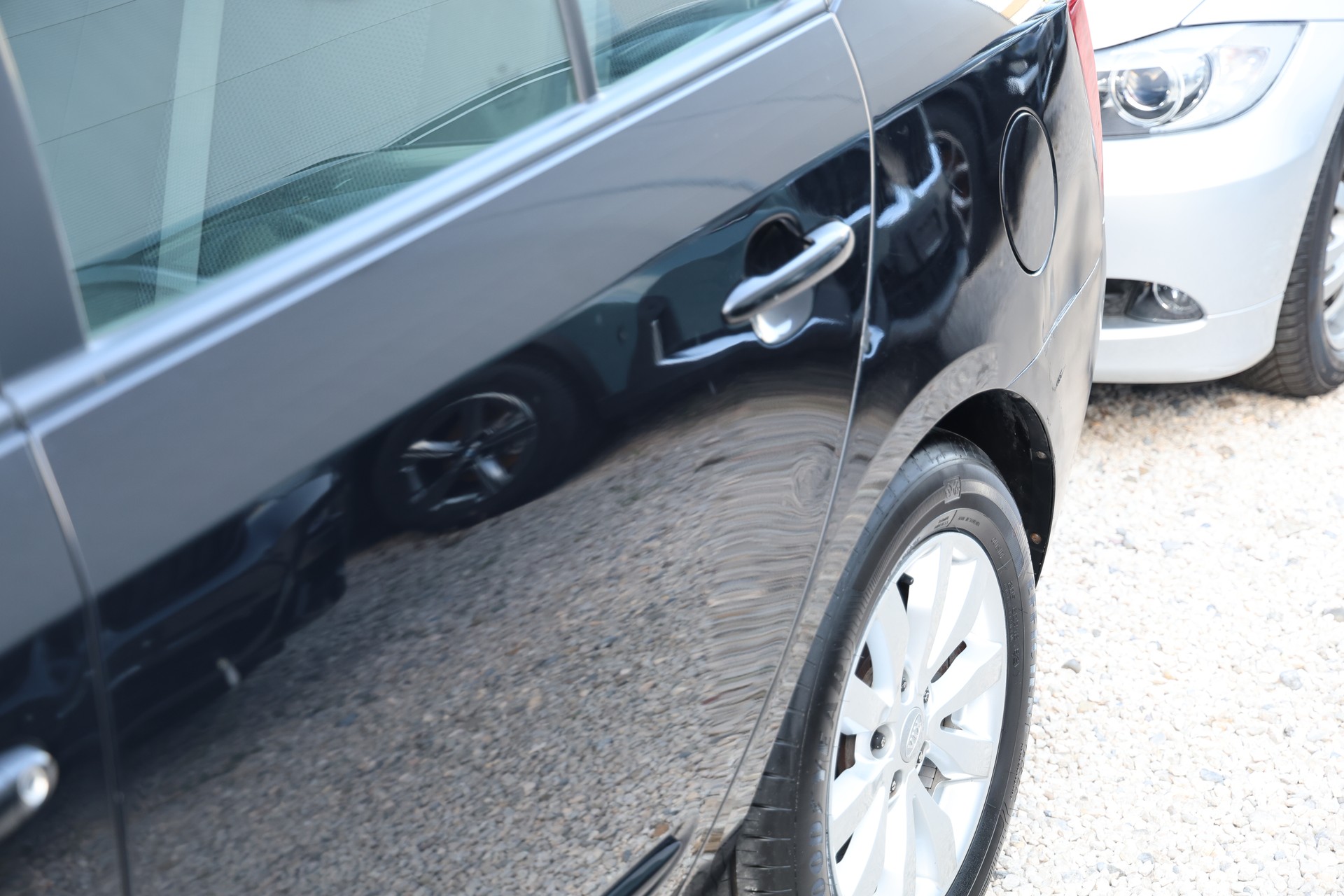 KIA Carens 2.0 CVVT Trend Automatic-image-5