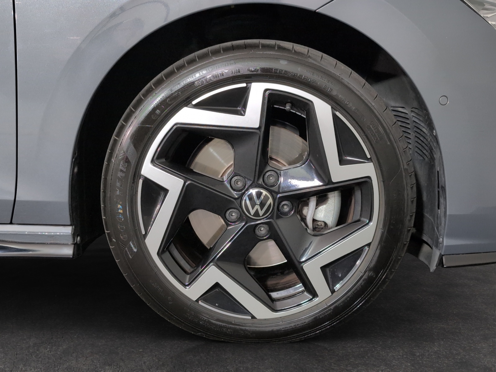 VW Golf Variant 2.0 TSI R-Line DSG 4 Motion-image-4