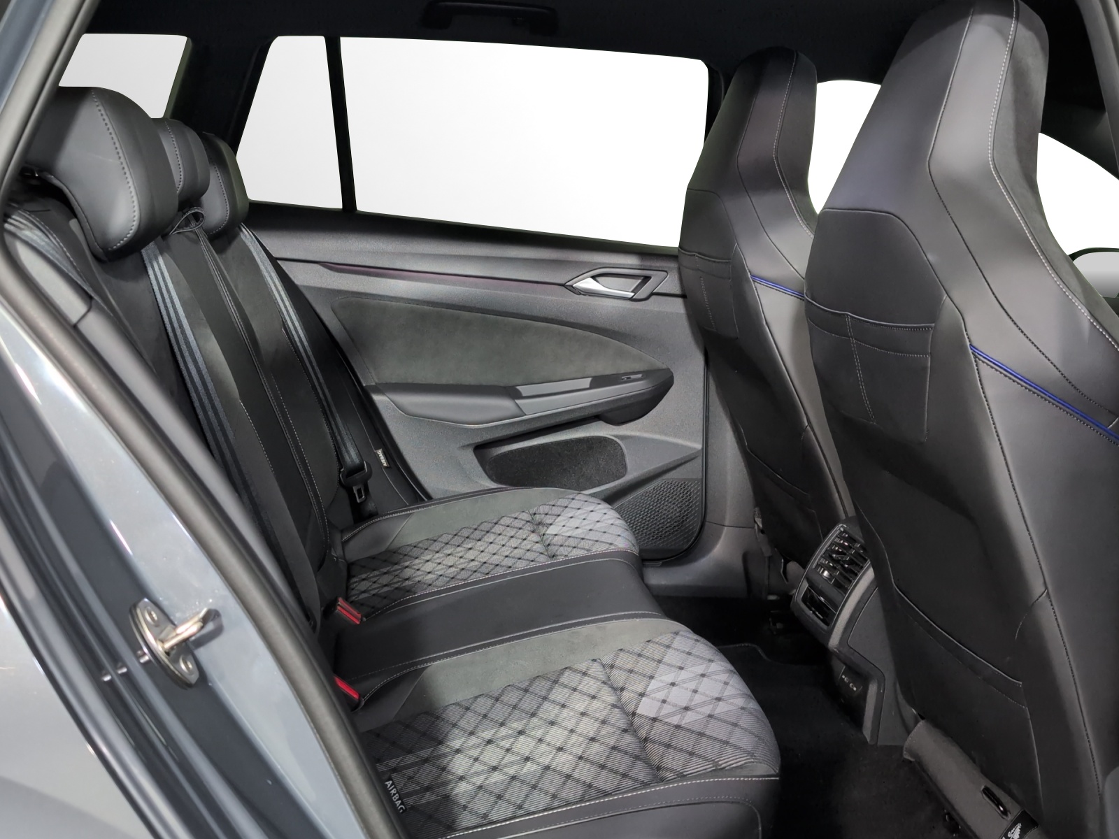 VW Golf Variant 2.0 TSI R-Line DSG 4 Motion-image-8