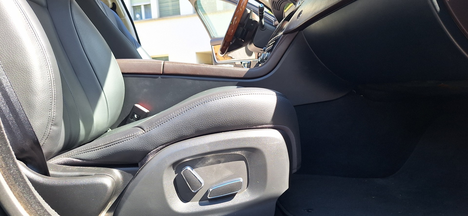 JAGUAR XJ 3.0d V6 Premium Luxury Automatic-image-14