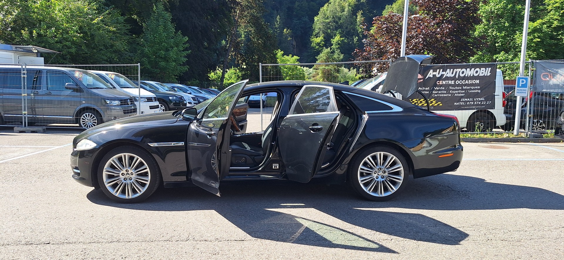 JAGUAR XJ 3.0d V6 Premium Luxury Automatic-image-17