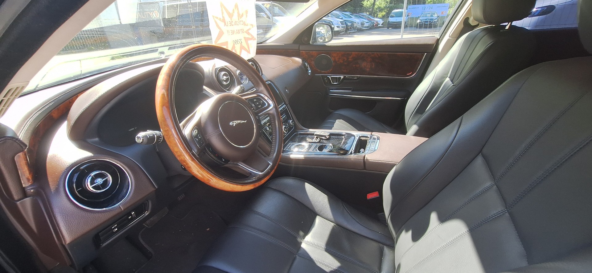 JAGUAR XJ 3.0d V6 Premium Luxury Automatic-image-8