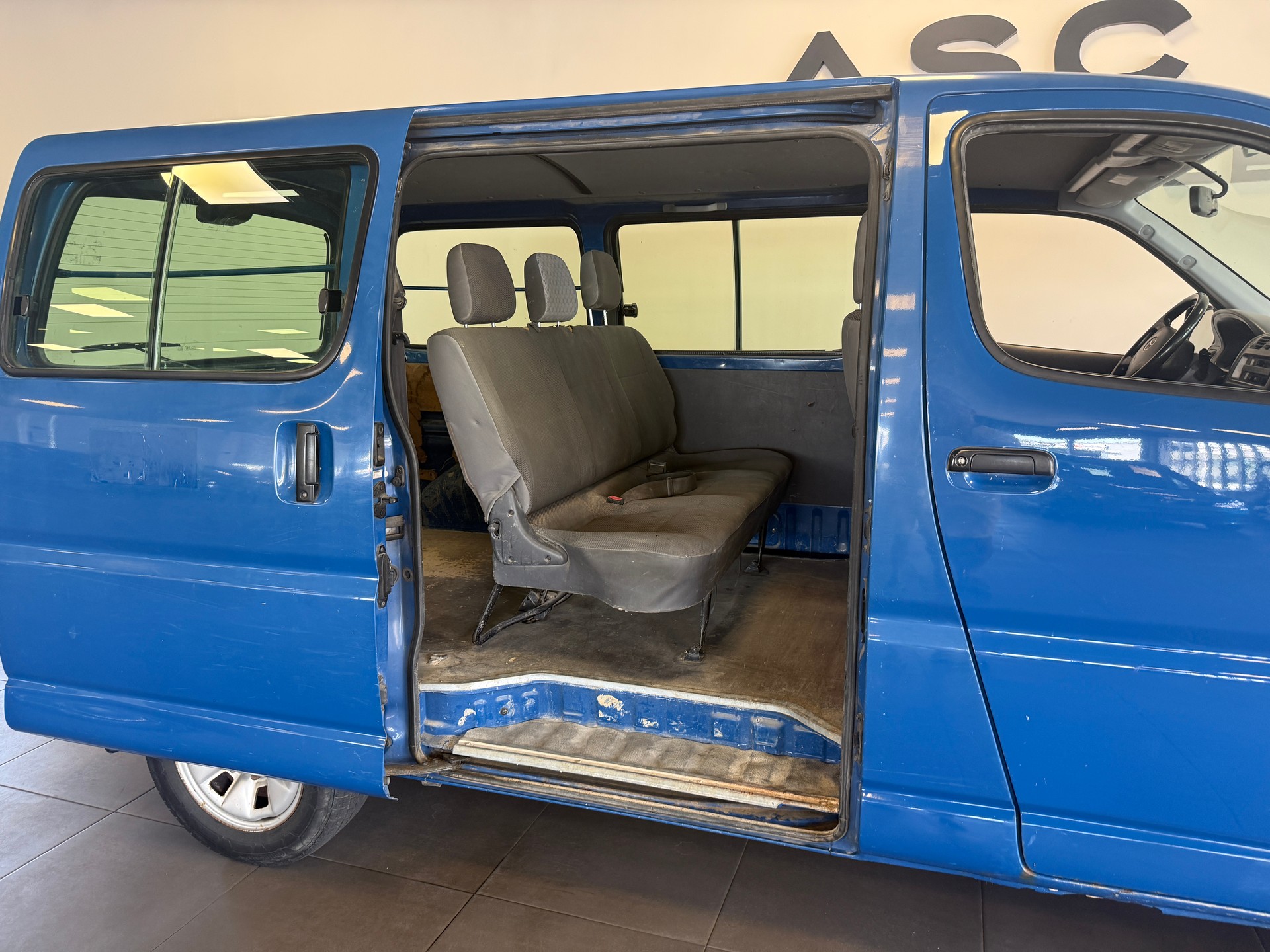 TOYOTA Hiace D-4D Kombi/Werk 4WD-image-6
