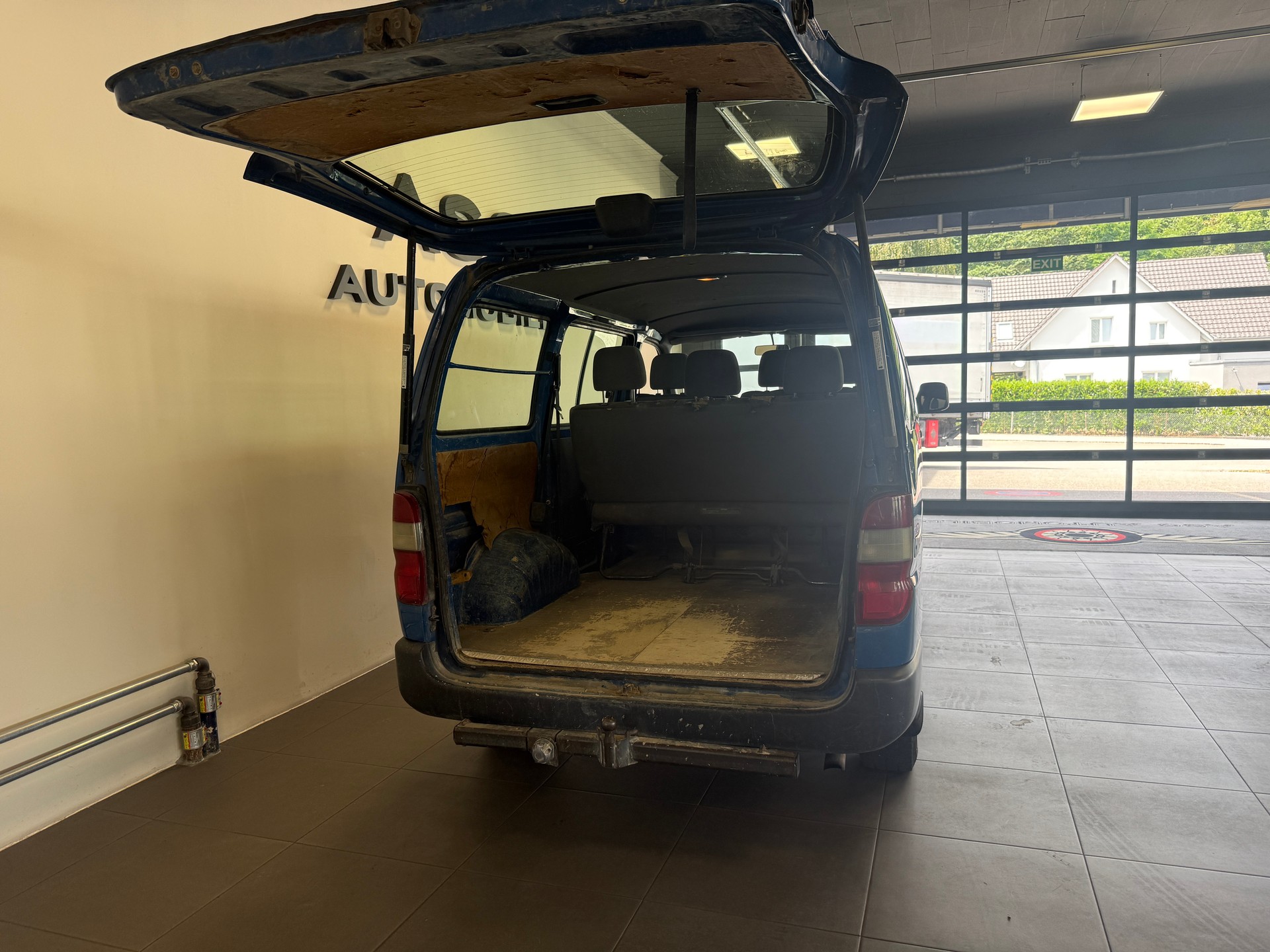 TOYOTA Hiace D-4D Kombi/Werk 4WD-image-5