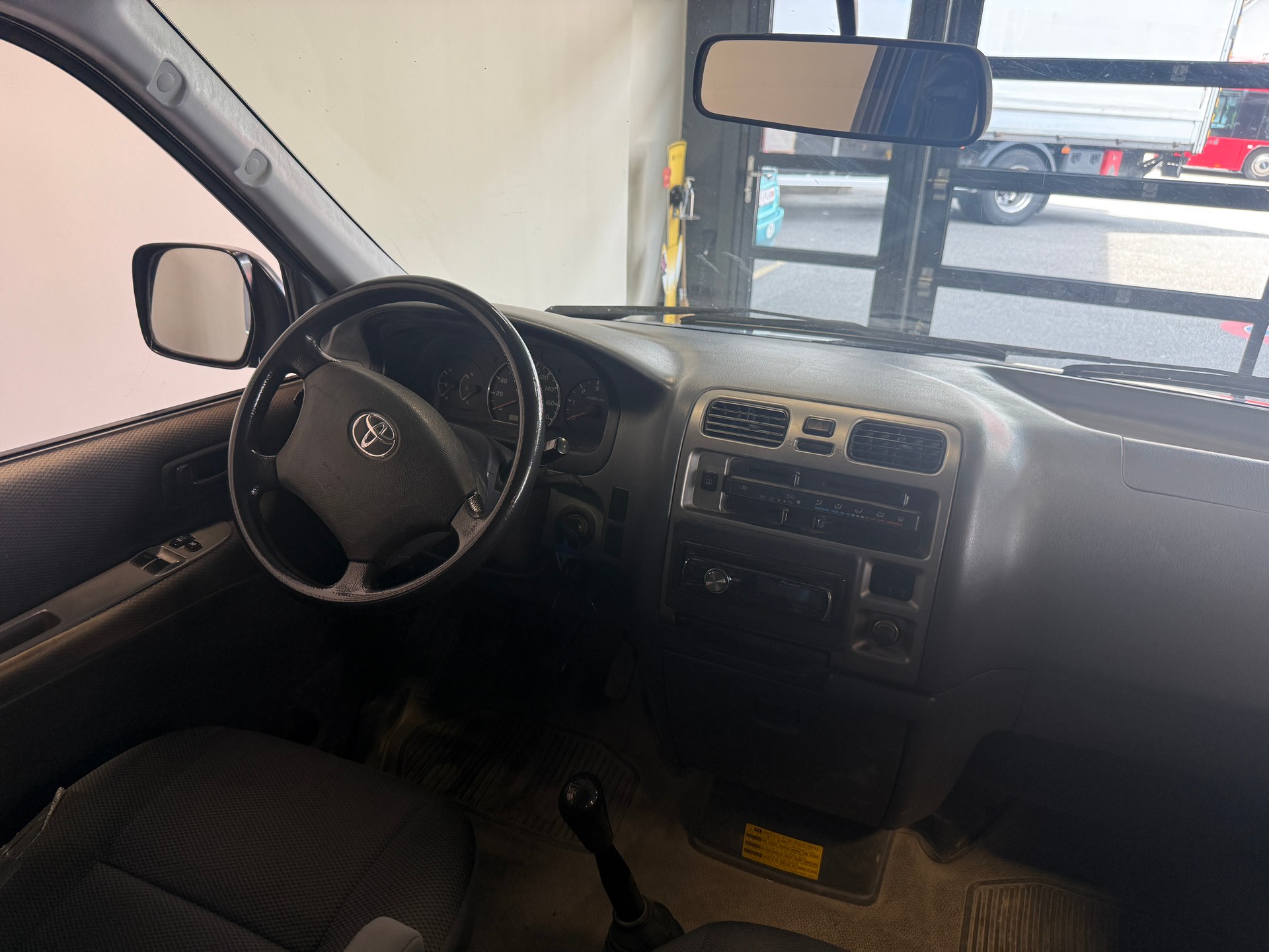 TOYOTA Hiace D-4D Kombi/Werk 4WD-image-8