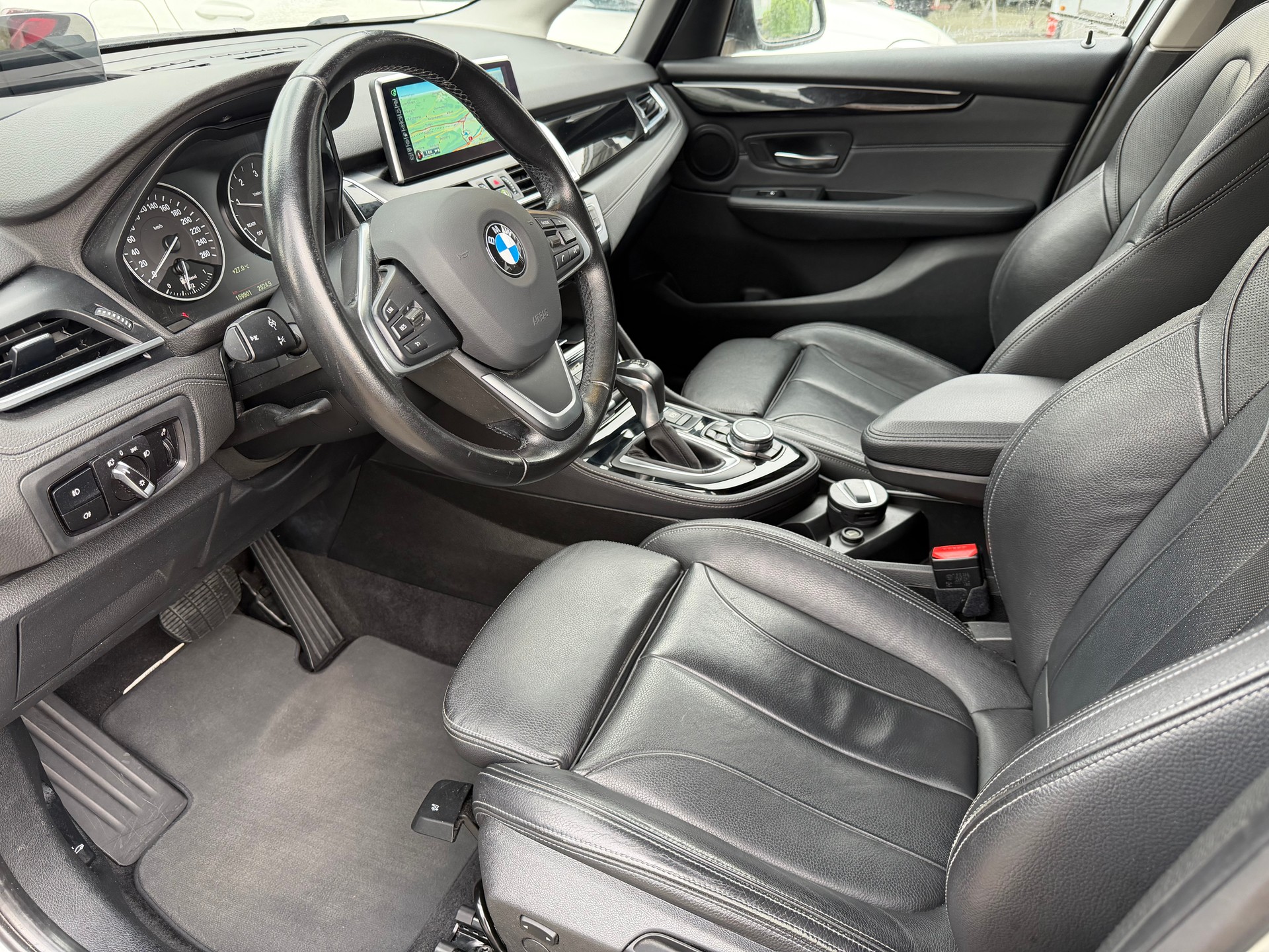 BMW 218d Active Tourer Sport Line Steptronic-image-15