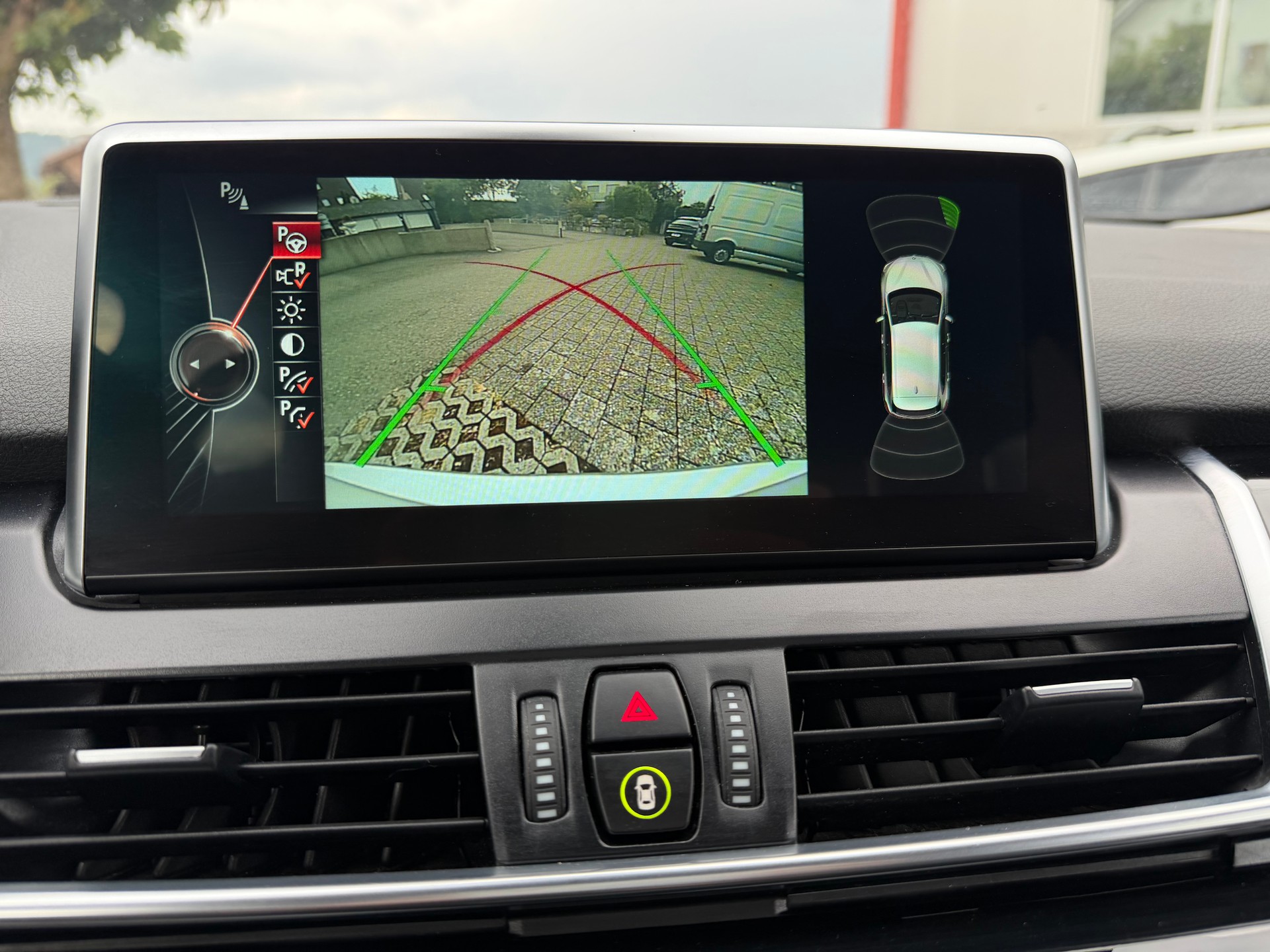 BMW 218d Active Tourer Sport Line Steptronic-image-23