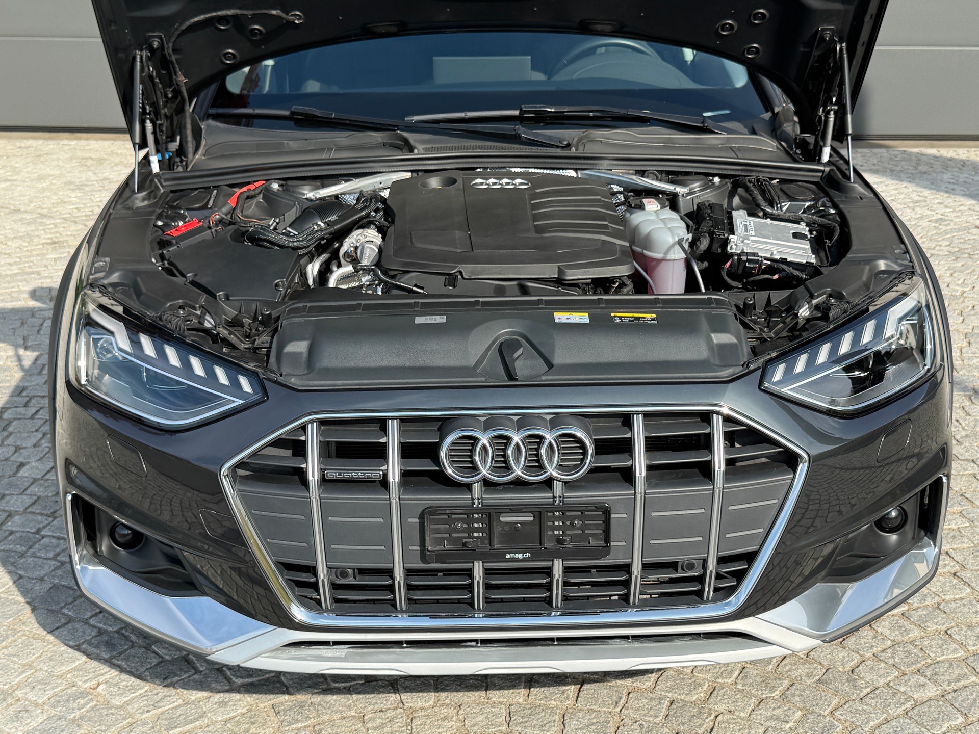 AUDI 2.0 40 TDI Attraction quattro S-Tronic-image-12