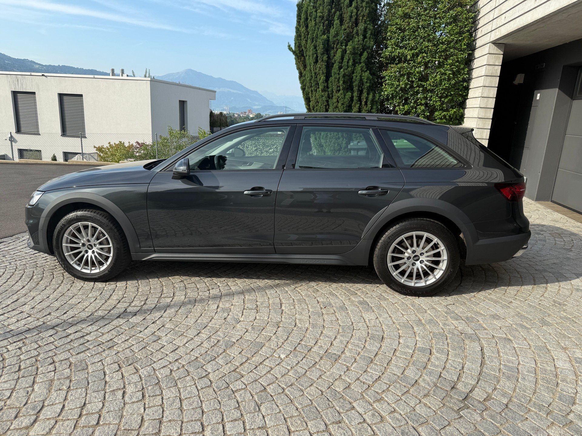 AUDI 2.0 40 TDI Attraction quattro S-Tronic-image-15