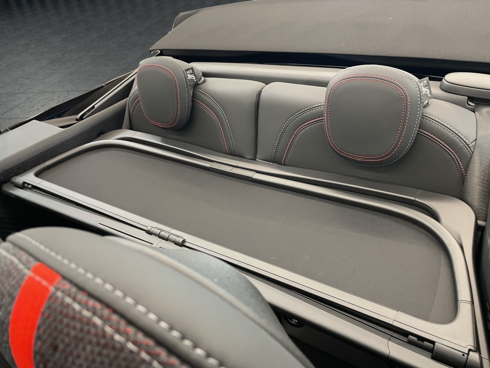 MINI Cabrio F67 2.0i John Cooper Works John Cooper Works Trim-image-19