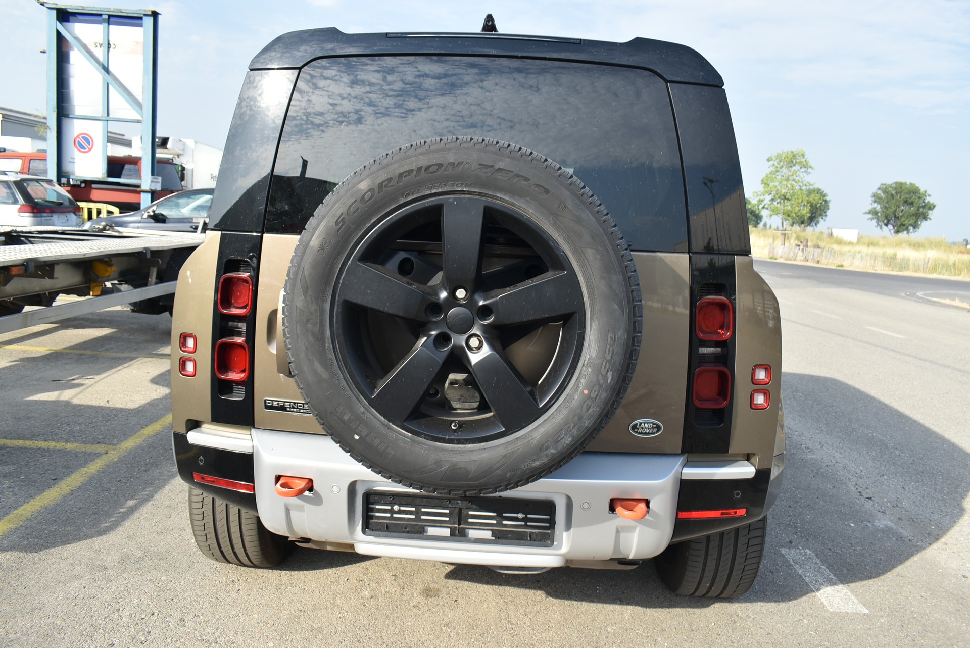 LAND ROVER Defender 110 P400 I6 S 3.0 AT8-image-7