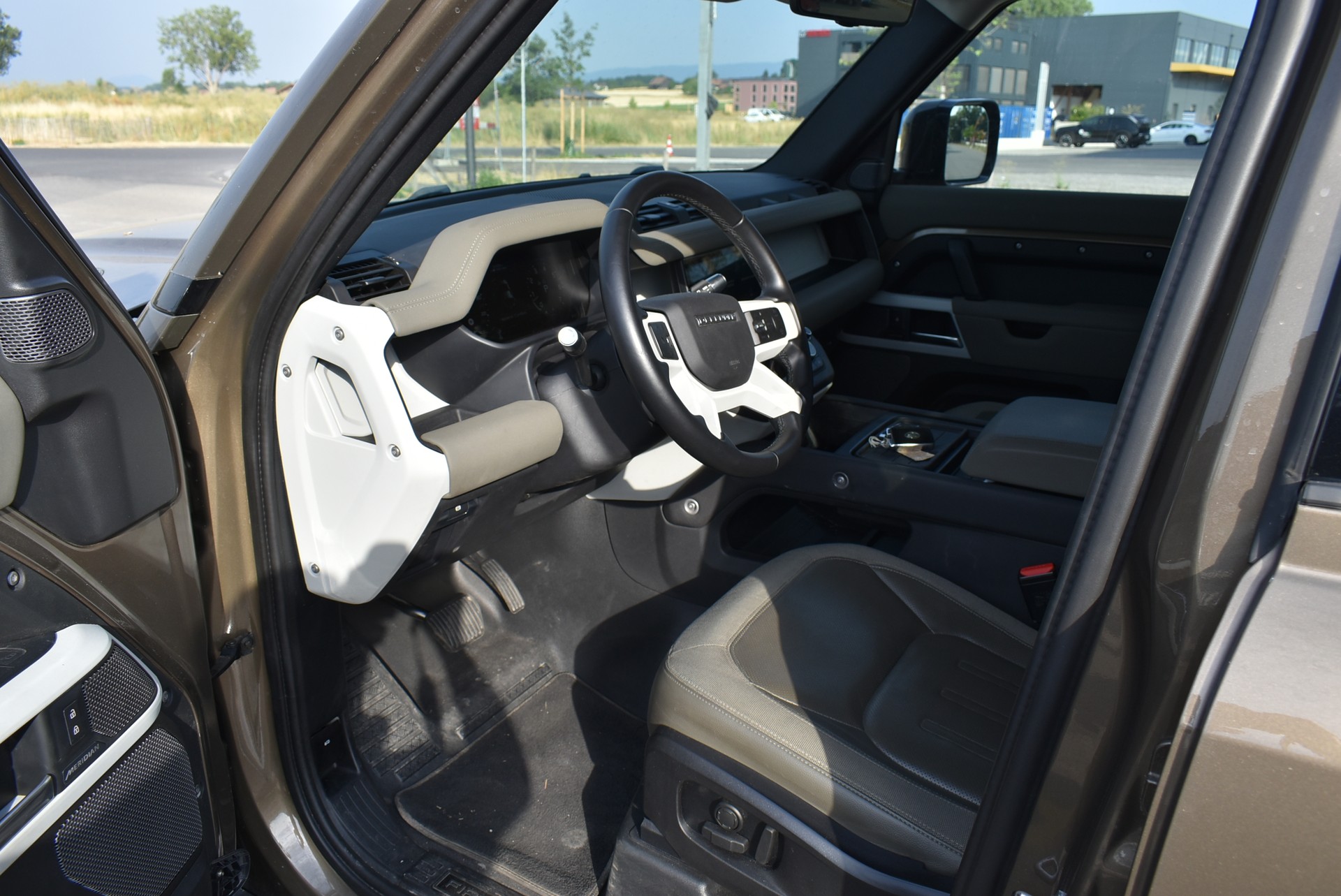 LAND ROVER Defender 110 P400 I6 S 3.0 AT8-image-1