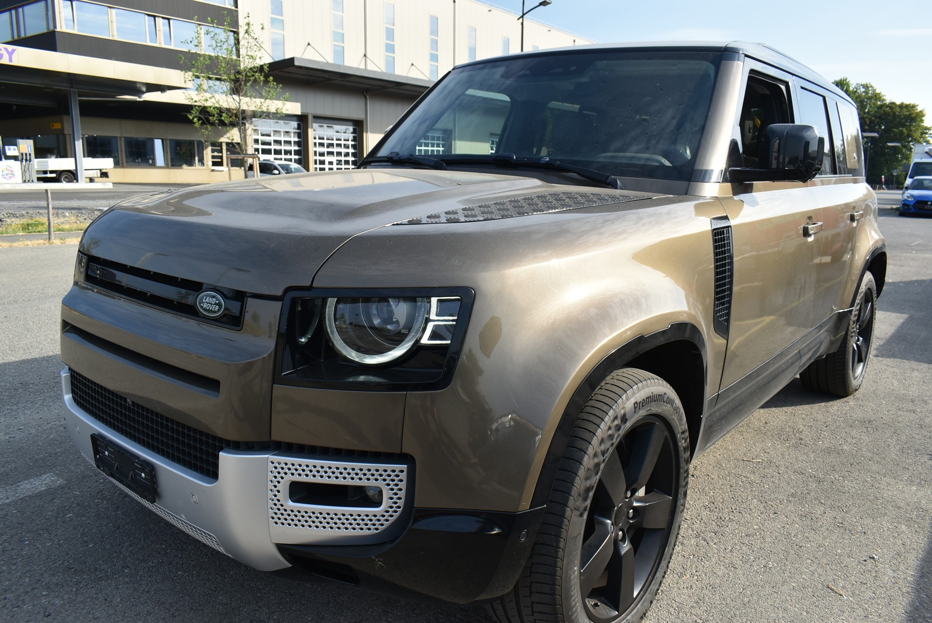 LAND ROVER Defender 110 P400 I6 S 3.0 AT8-image-0