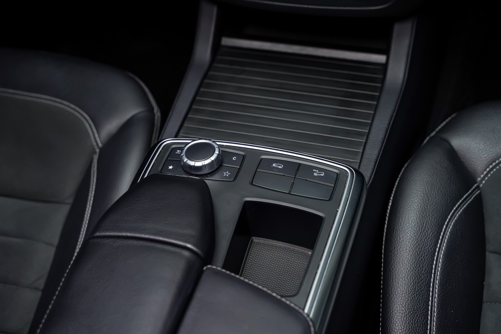MERCEDES-BENZ ML 350 BlueTEC Executive AMG Line 4Matic 7G-Tronic-image-22