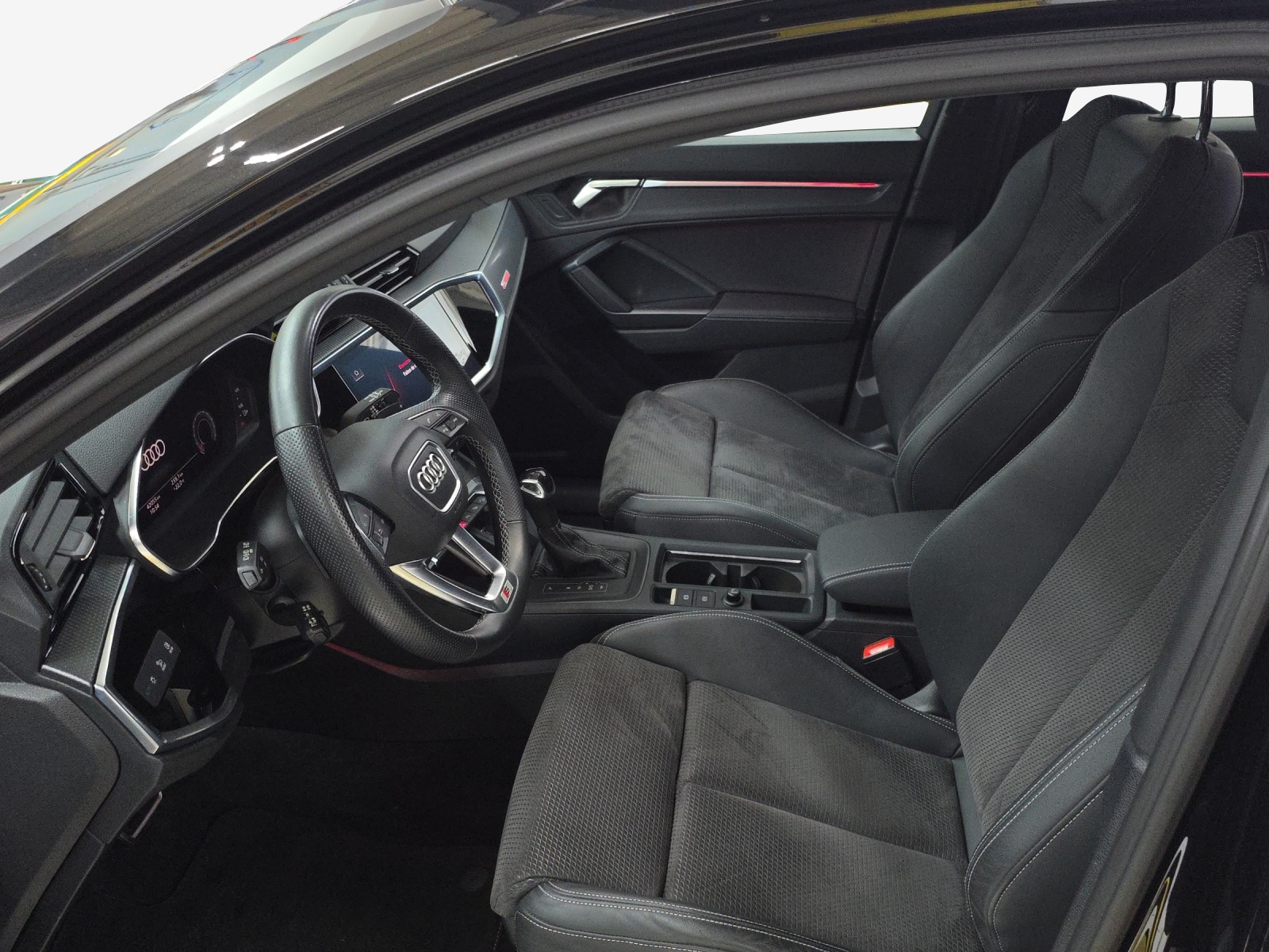 AUDI Q3 Sportback 35 TFSI S line Attraction S-tronic-image-6