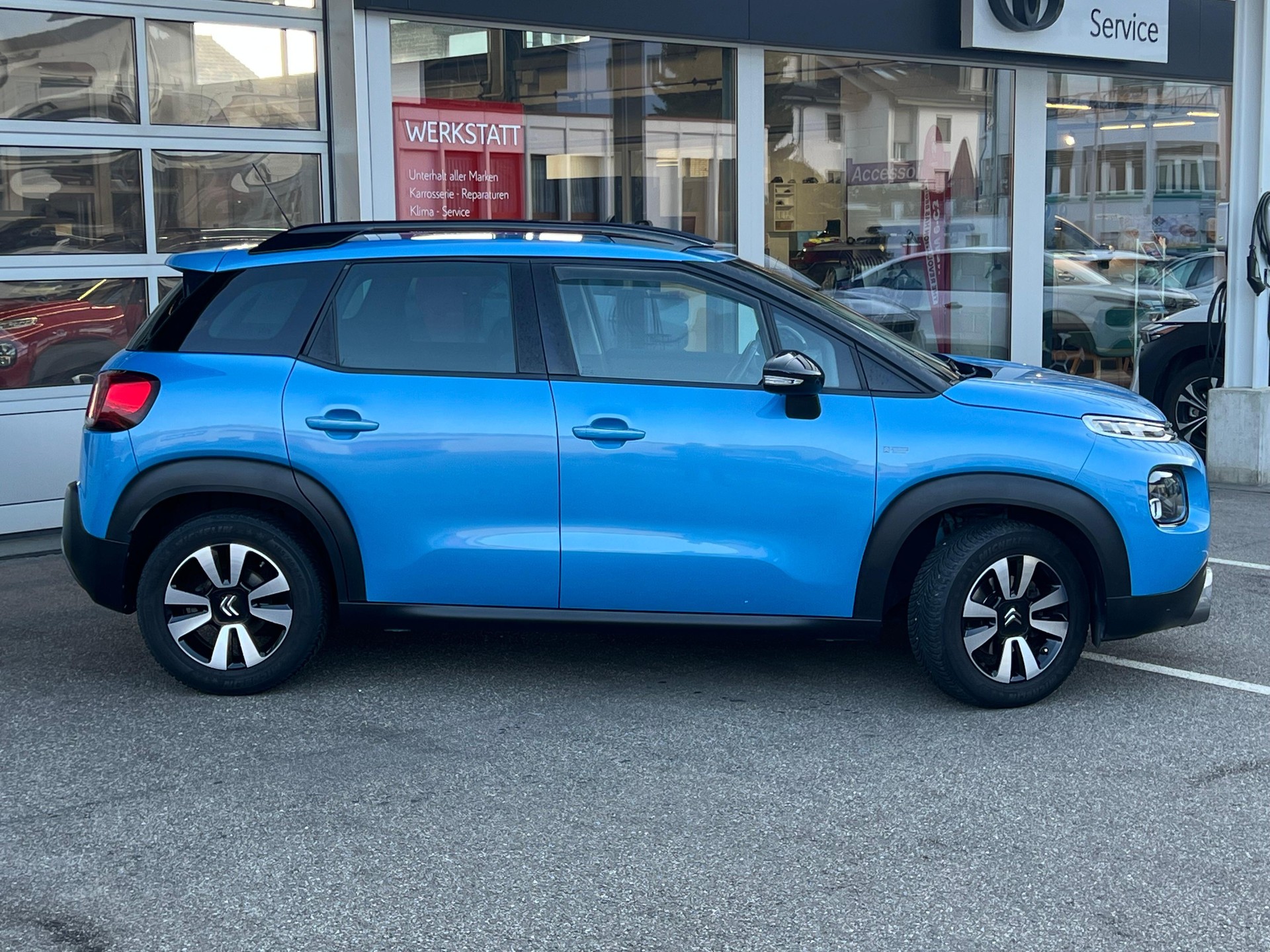 CITROEN C3 Aircross 1.2 PureTech 110 Shine-image-3