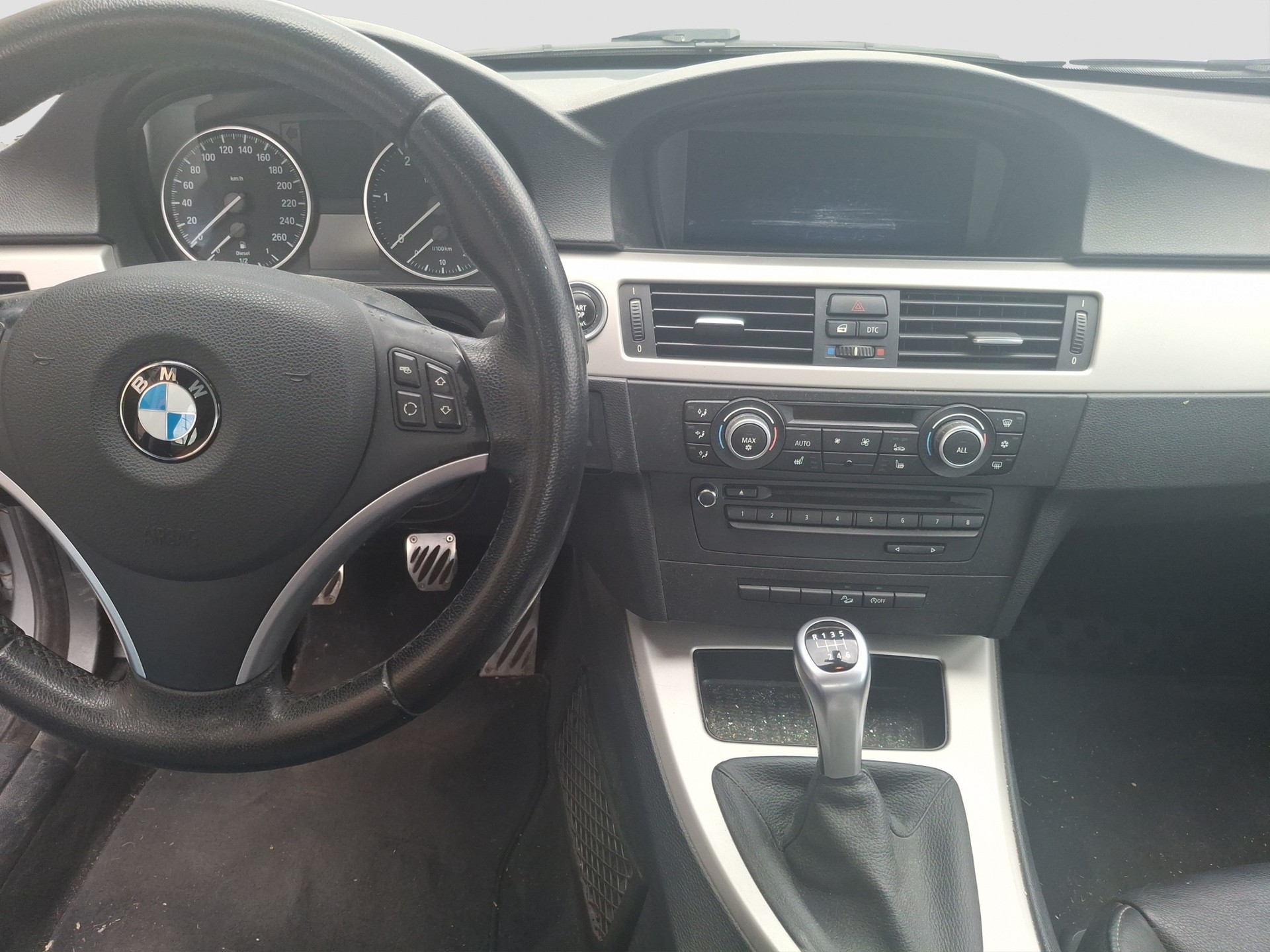 BMW 320d xDrive-image-7