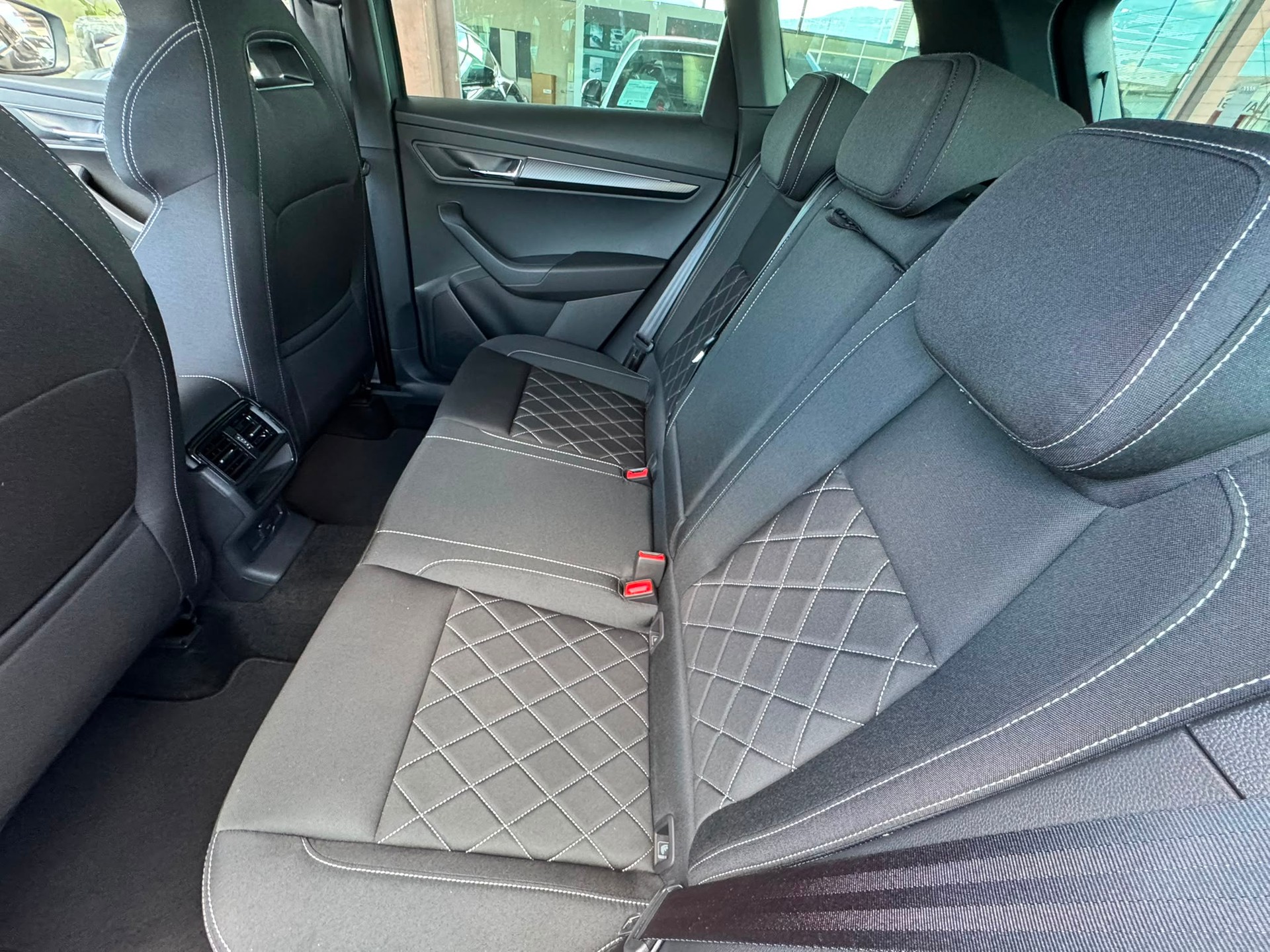 SKODA Karoq 1.5 TSI SportLine DSG-image-7