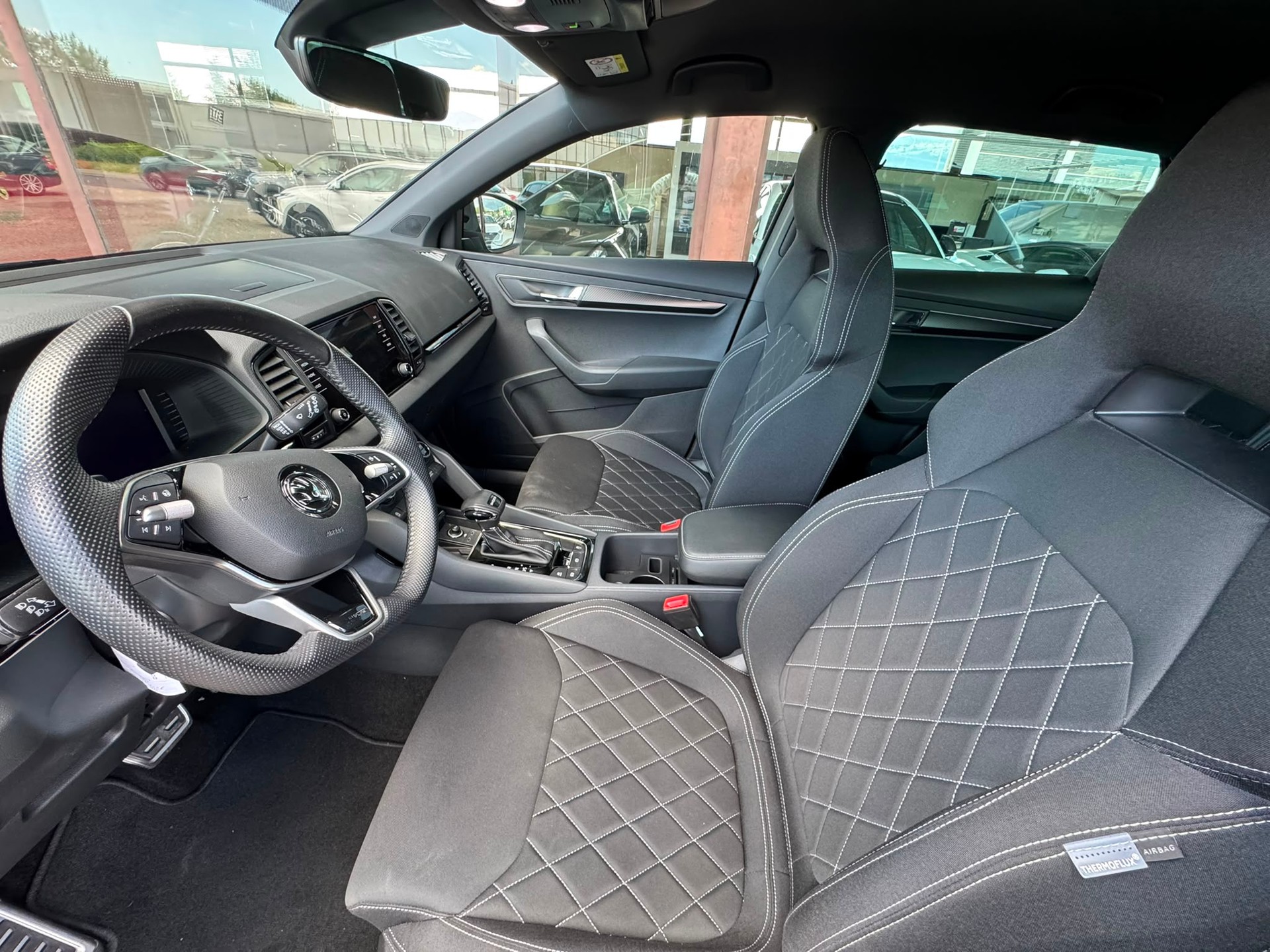 SKODA Karoq 1.5 TSI SportLine DSG-image-6