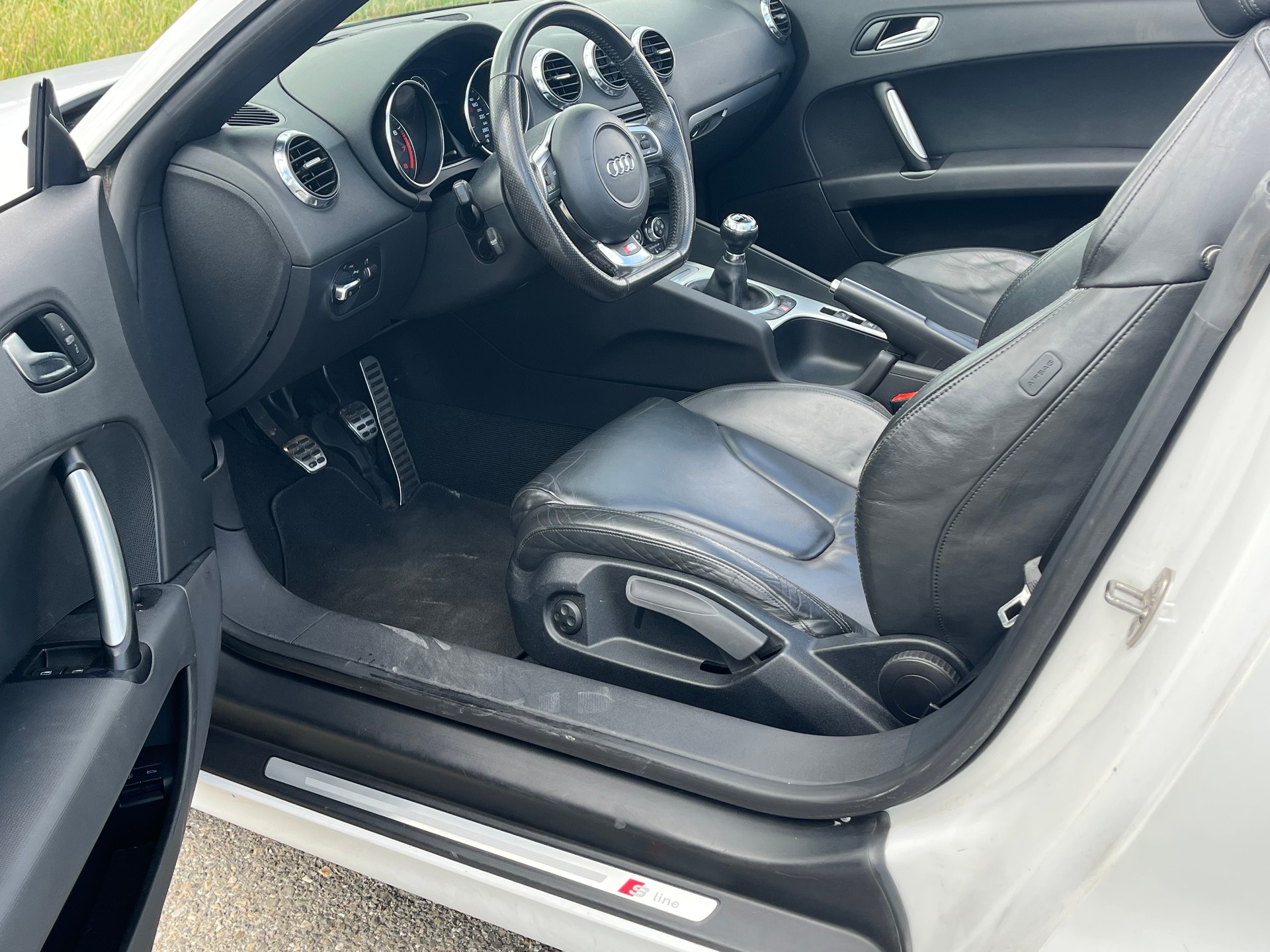 AUDI TT Roadster 1.8 TFSI-image-11