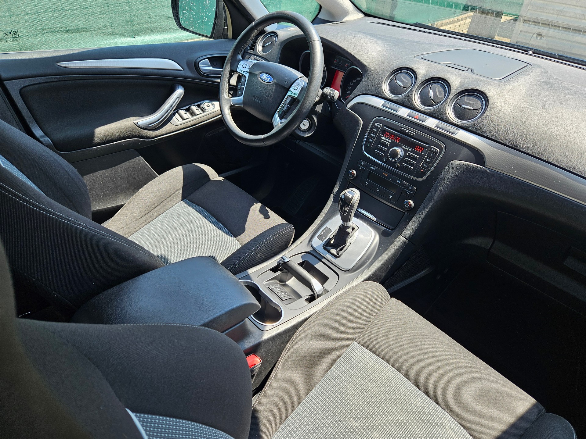 FORD S-Max 2.0 TDCi Family Edition PowerShift-image-9