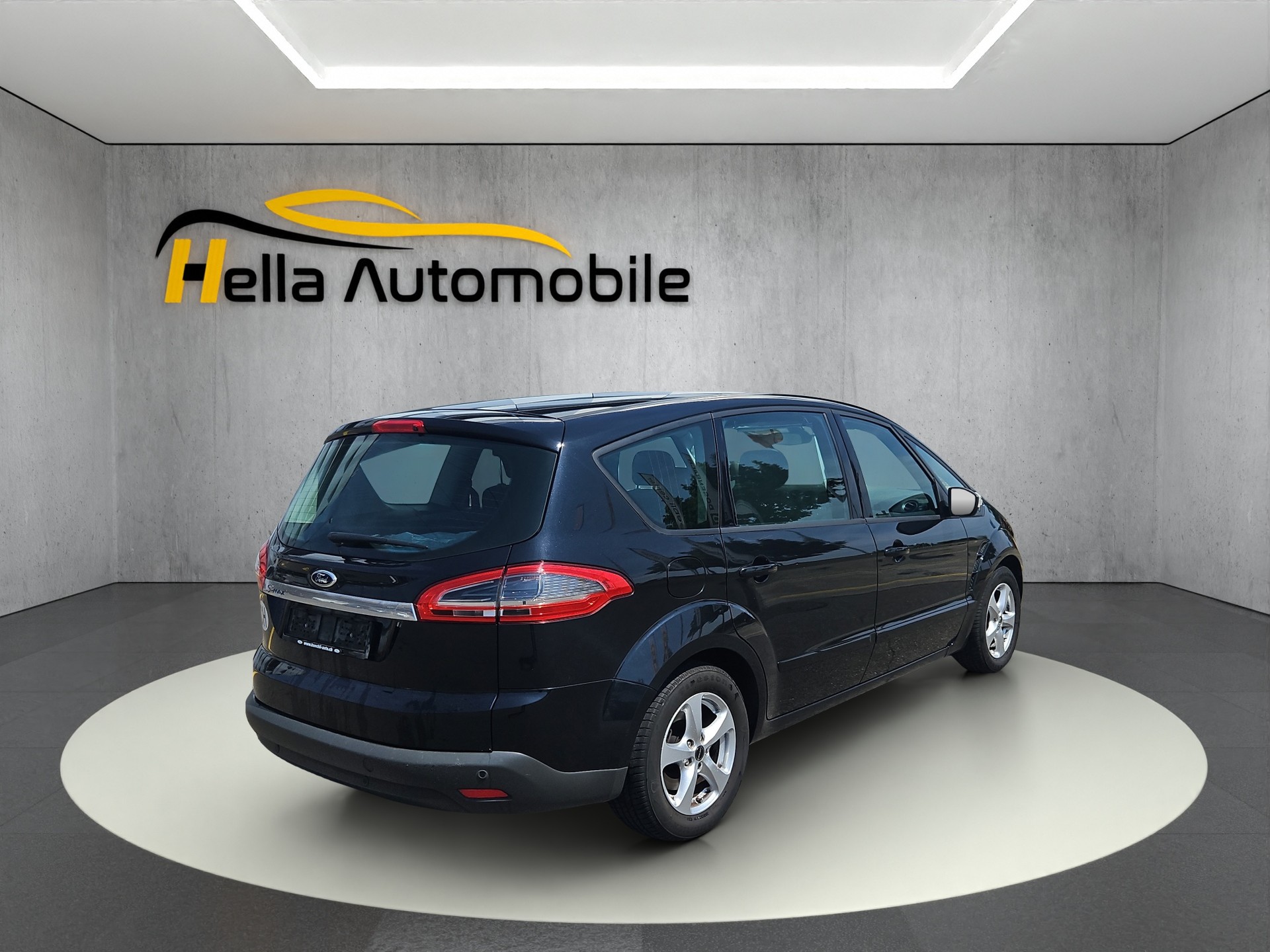 FORD S-Max 2.0 TDCi Family Edition PowerShift-image-2