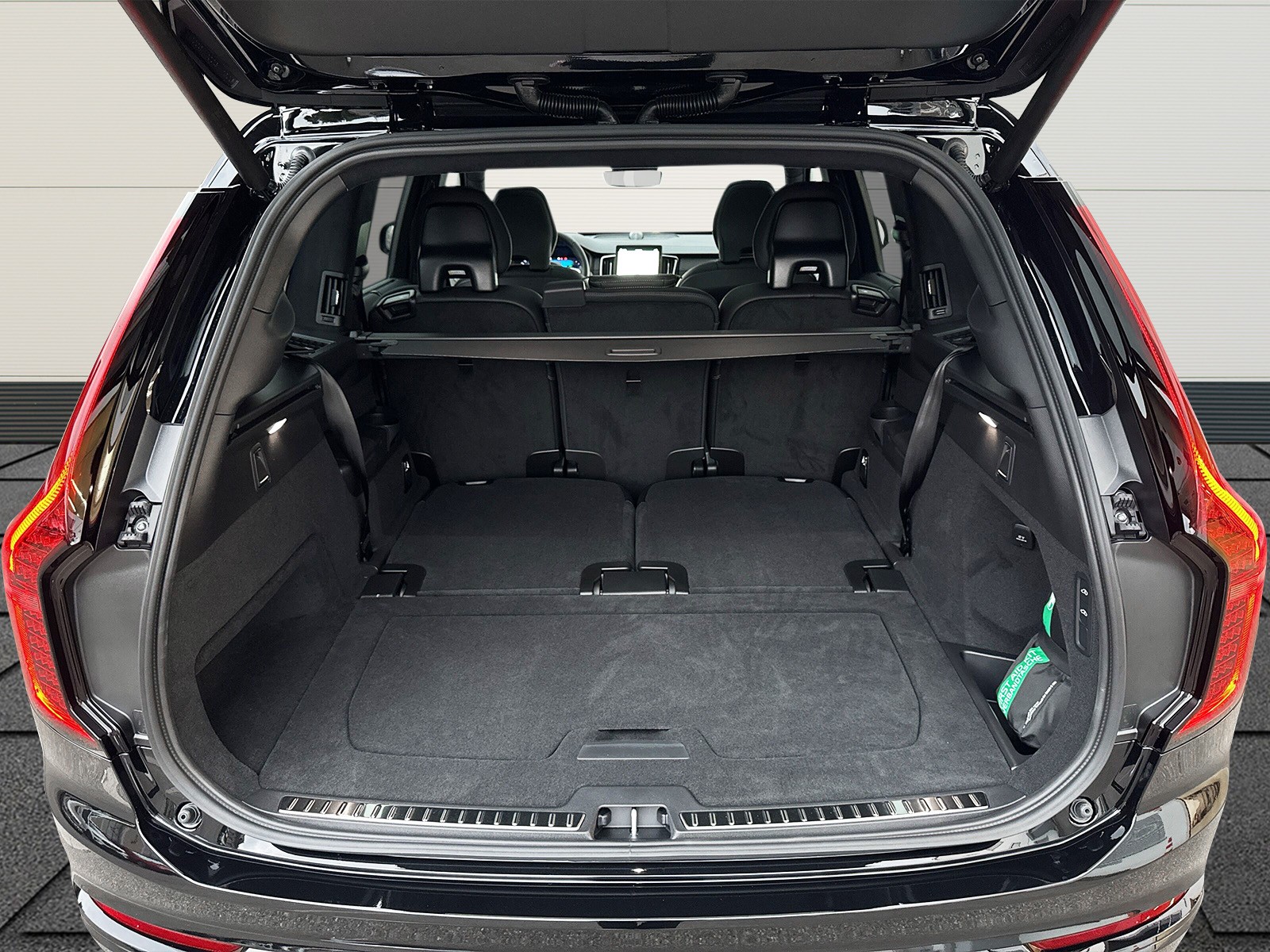 VOLVO XC90 2.0 T8 TE XCLUSIVE Edition Dark eAWD-image-9