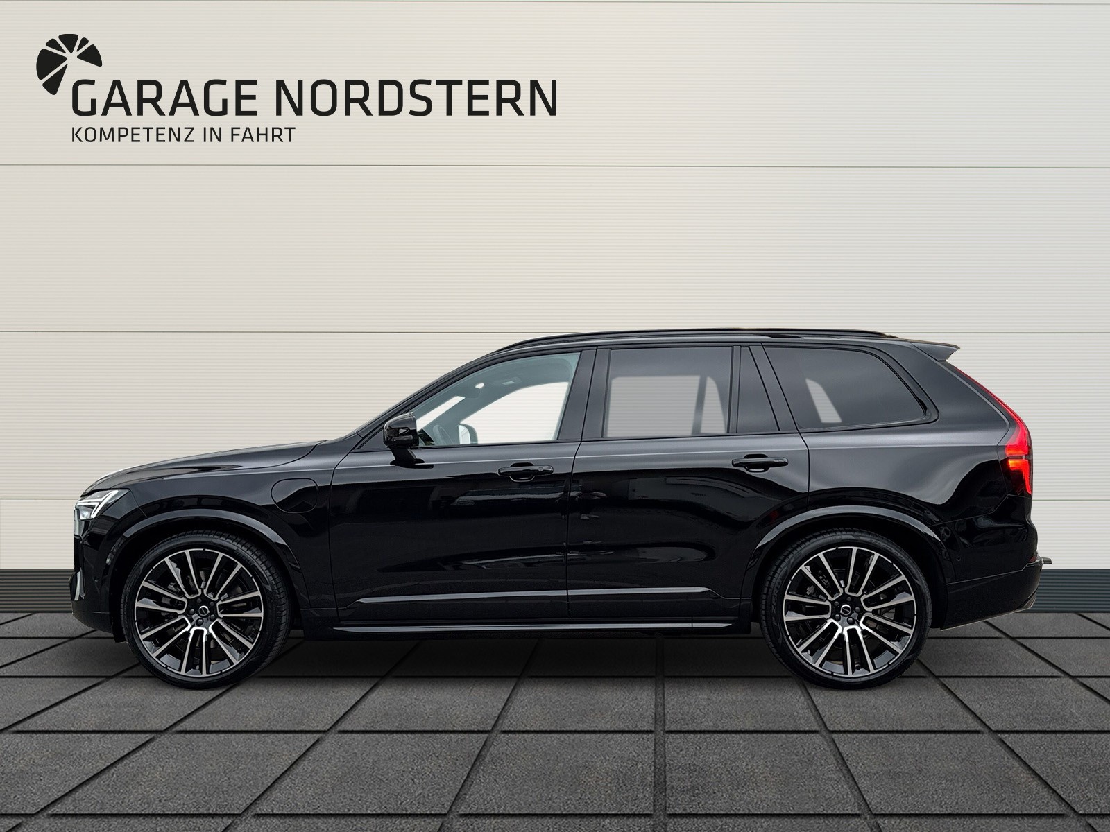 VOLVO XC90 2.0 T8 TE XCLUSIVE Edition Dark eAWD-showroom-element-1