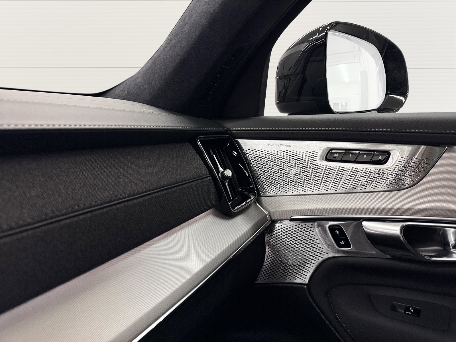 VOLVO XC90 2.0 T8 TE XCLUSIVE Edition Dark eAWD-image-16