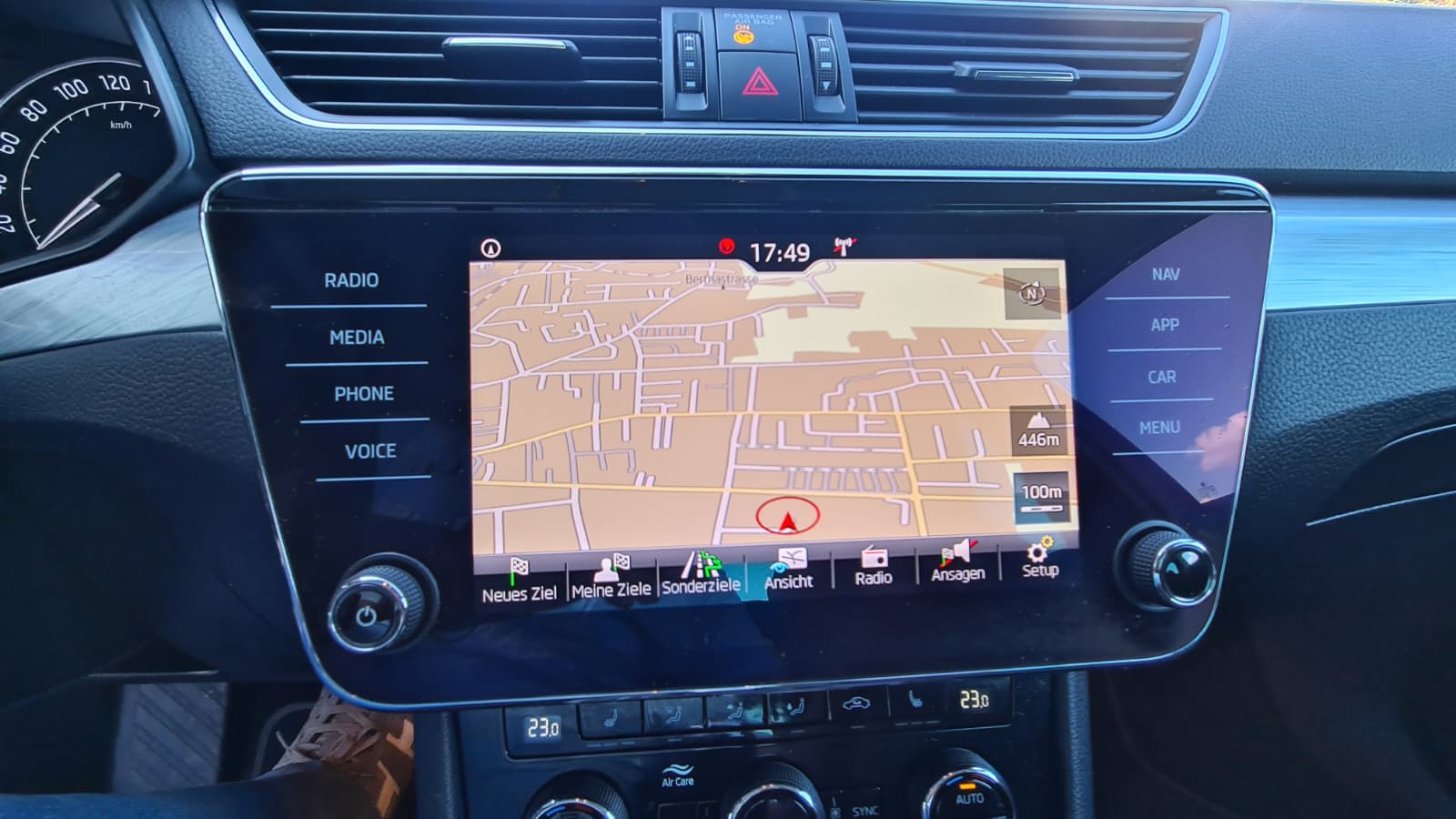 SKODA Superb Combi 2.0 TDi Ambition 4x4 DSG ** Gr-Navi ** RF-Kamera ** Abstandsregelsysteme ** Sitzheizung ** Frisch Ab MFK & Service-image-11