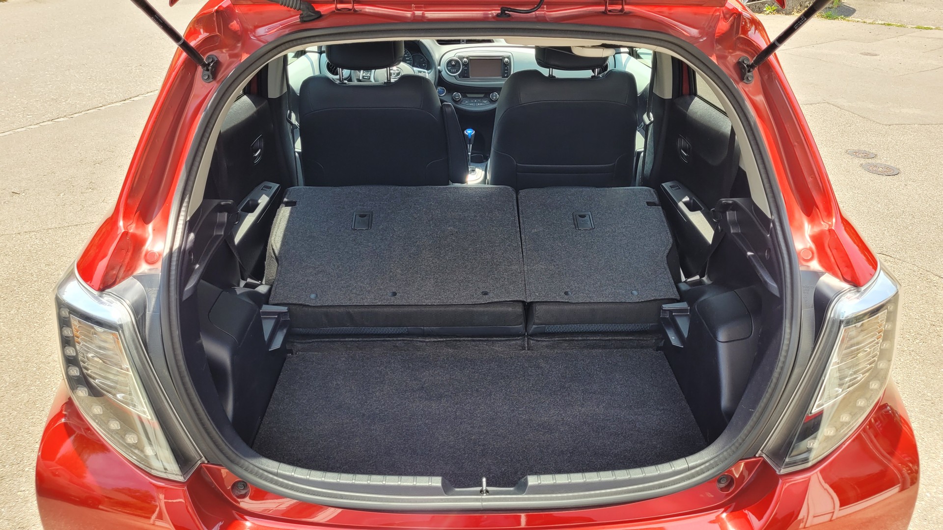 TOYOTA Yaris 1.5 VVT-i Hybrid Sol CVT-image-14