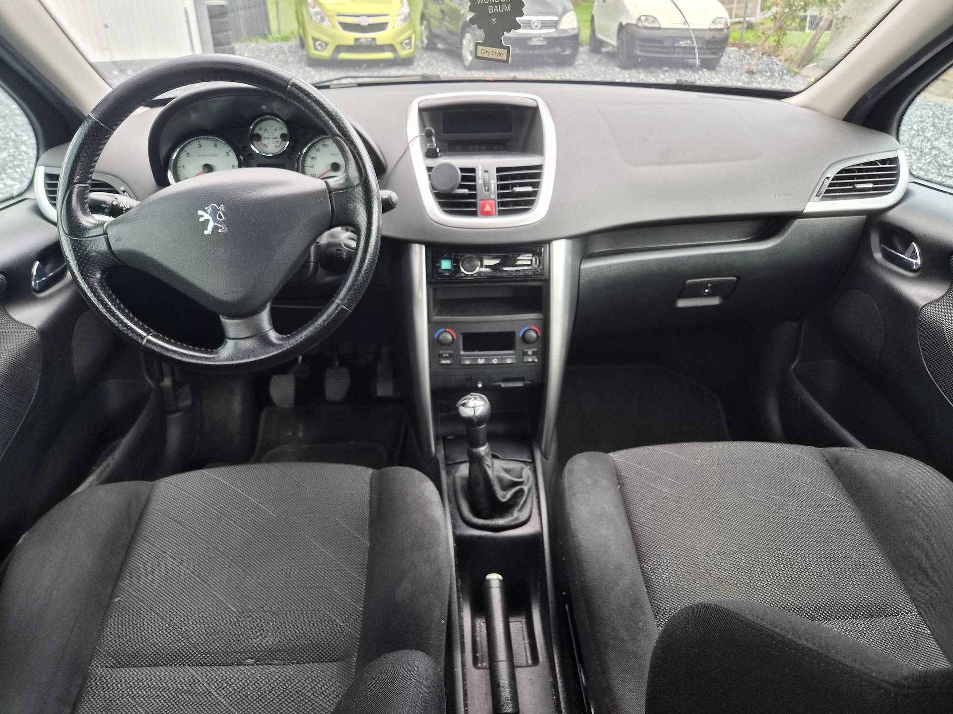 PEUGEOT 207 1.6 16V XT-image-9